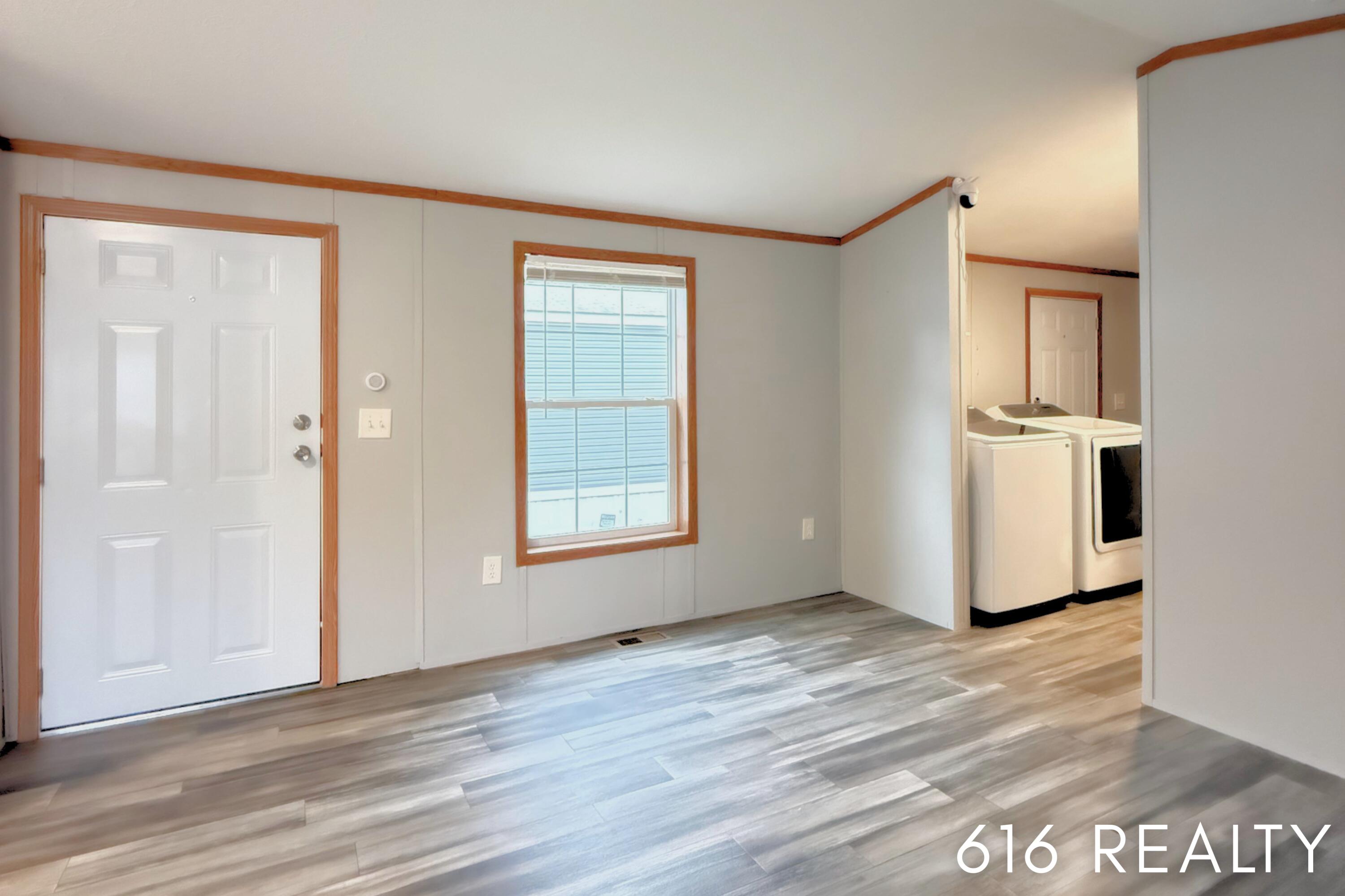 72 N Green Meadow Street SE Grand Rapids MI 49548