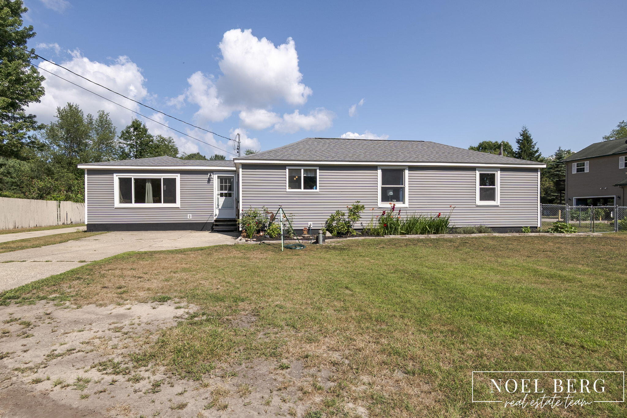 1104 S Drent Road Muskegon MI 49442