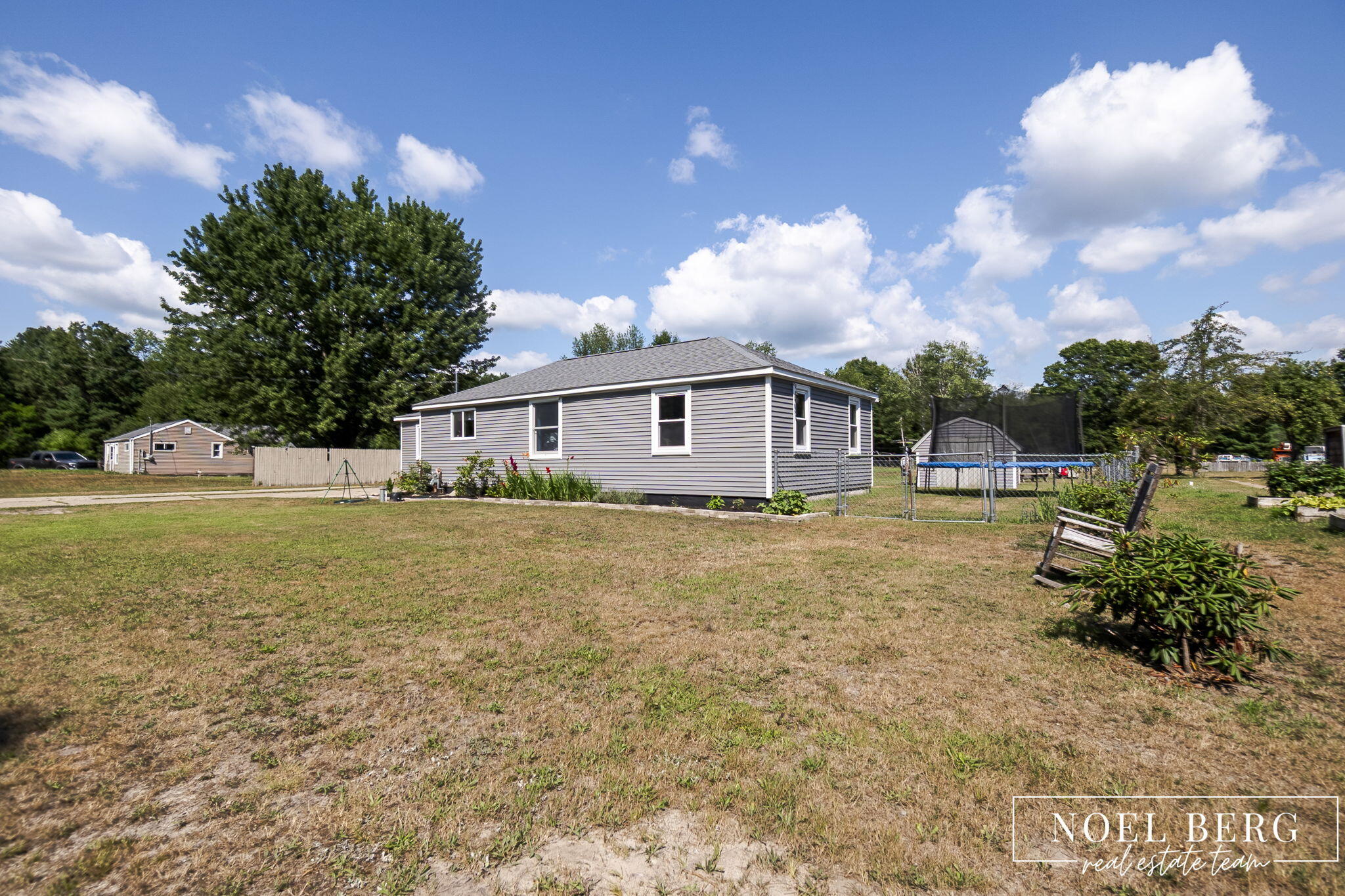 1104 S Drent Road Muskegon MI 49442