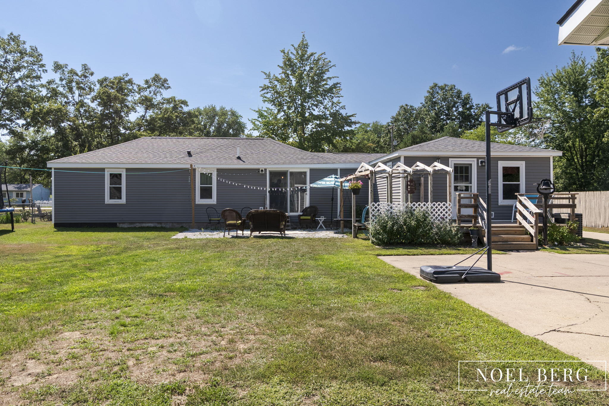 1104 S Drent Road Muskegon MI 49442