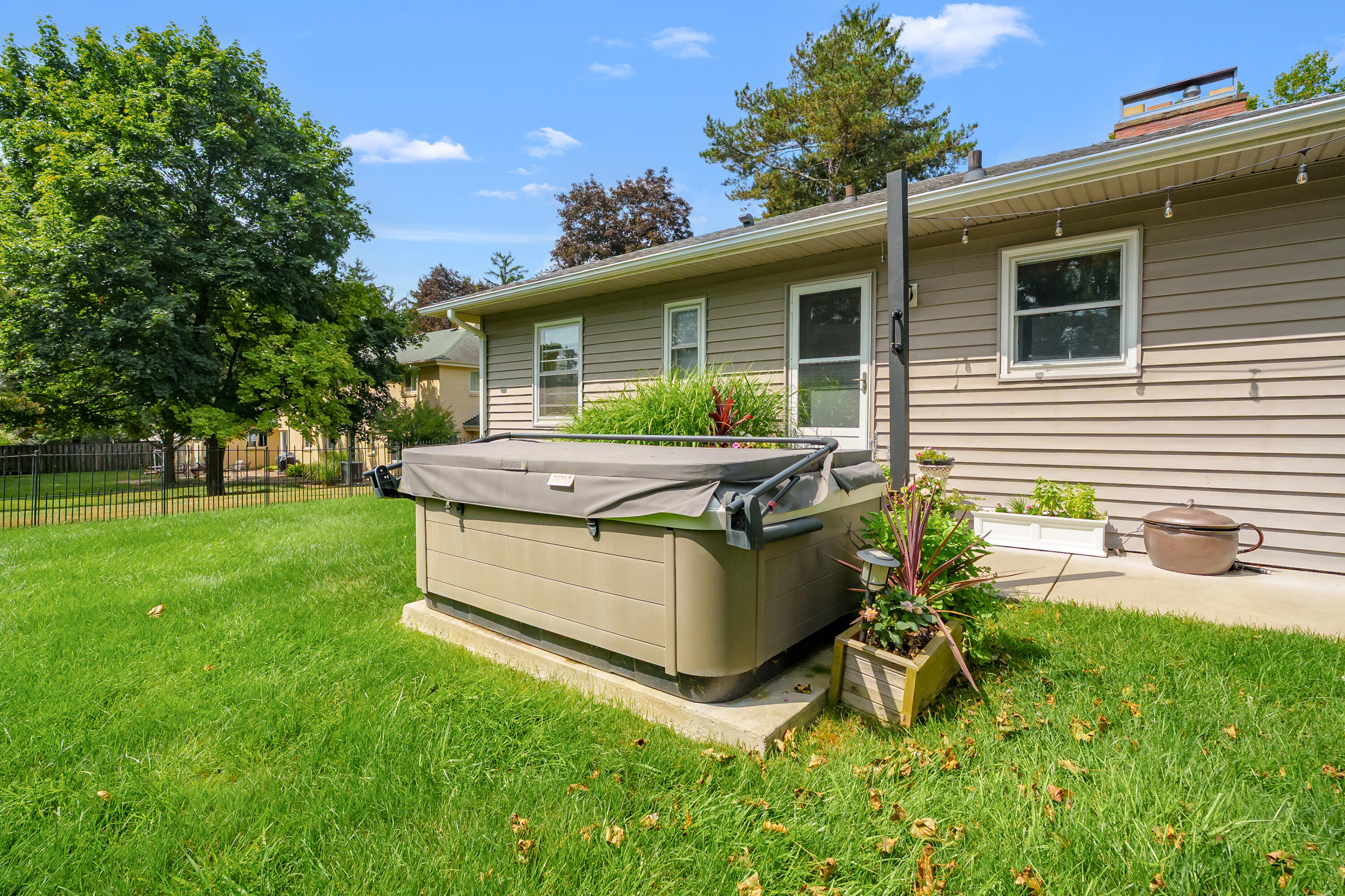 2411 Waite Avenue Kalamazoo MI 49008