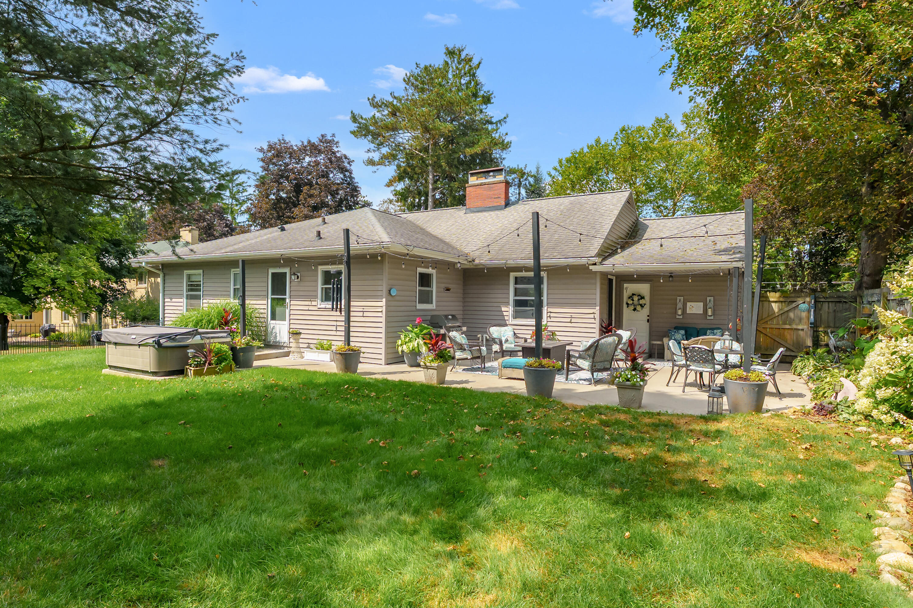 2411 Waite Avenue Kalamazoo MI 49008