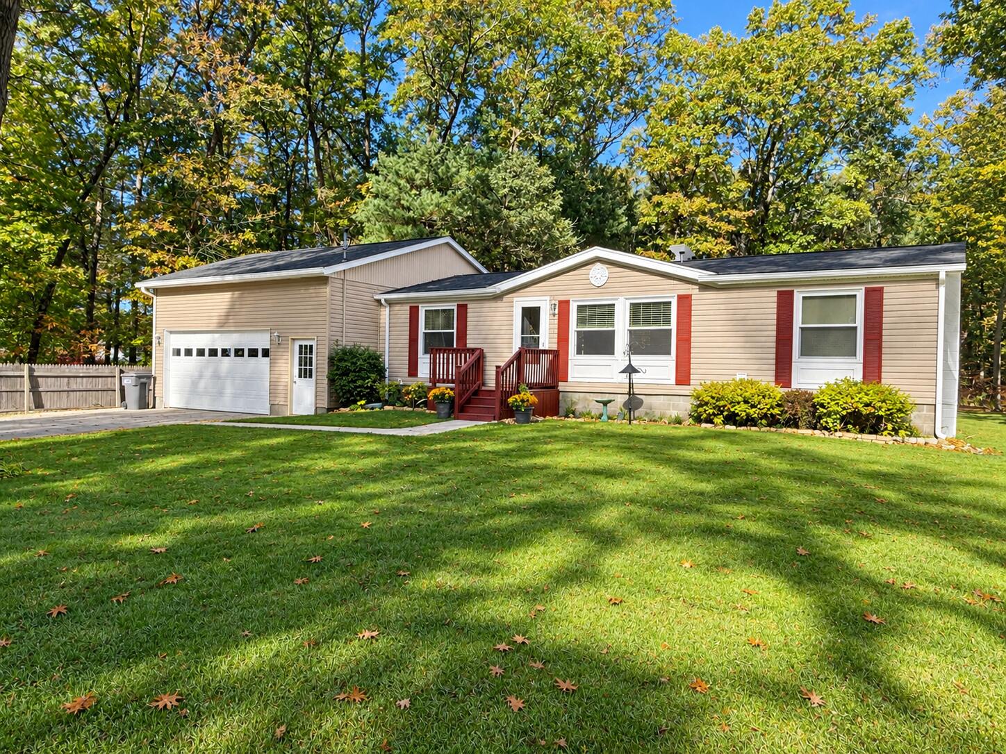 Muskegon MI, 6049 S Hemlock Ridge Trail