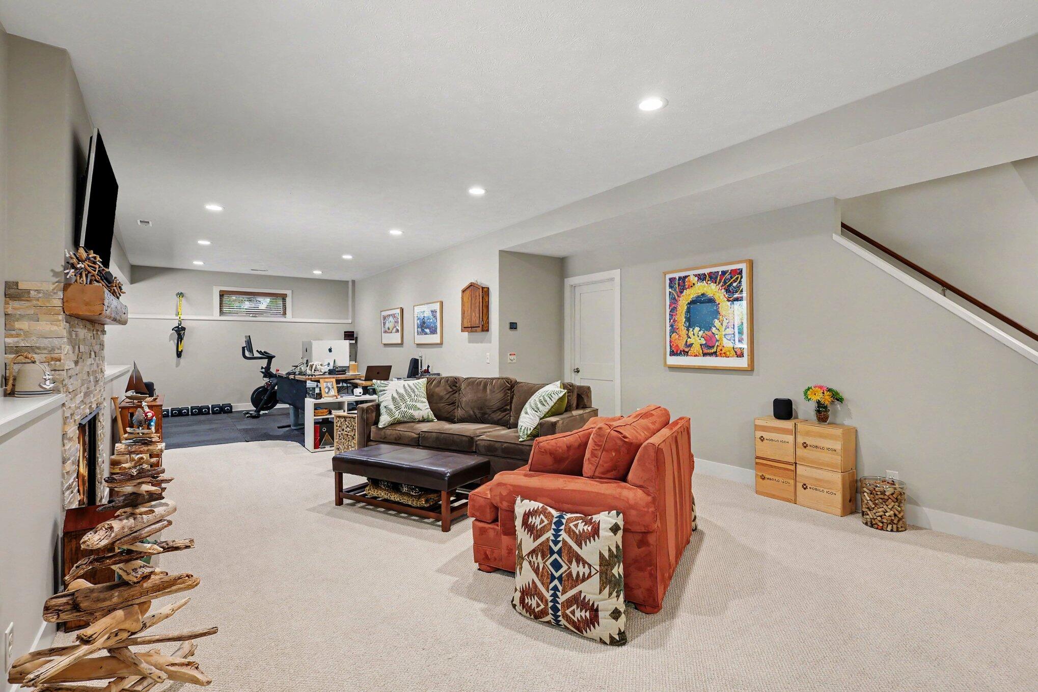 2077 W Glen Court Norton Shores MI 49441