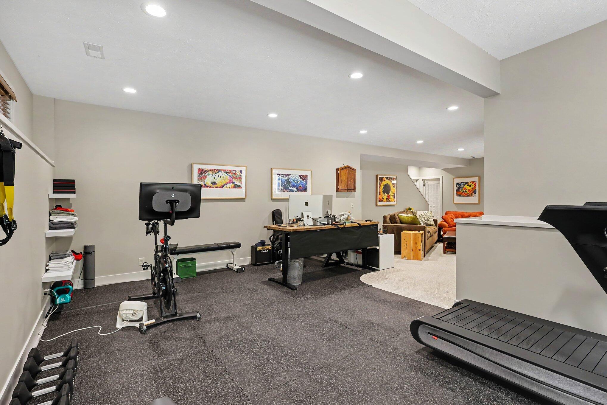 2077 W Glen Court Norton Shores MI 49441