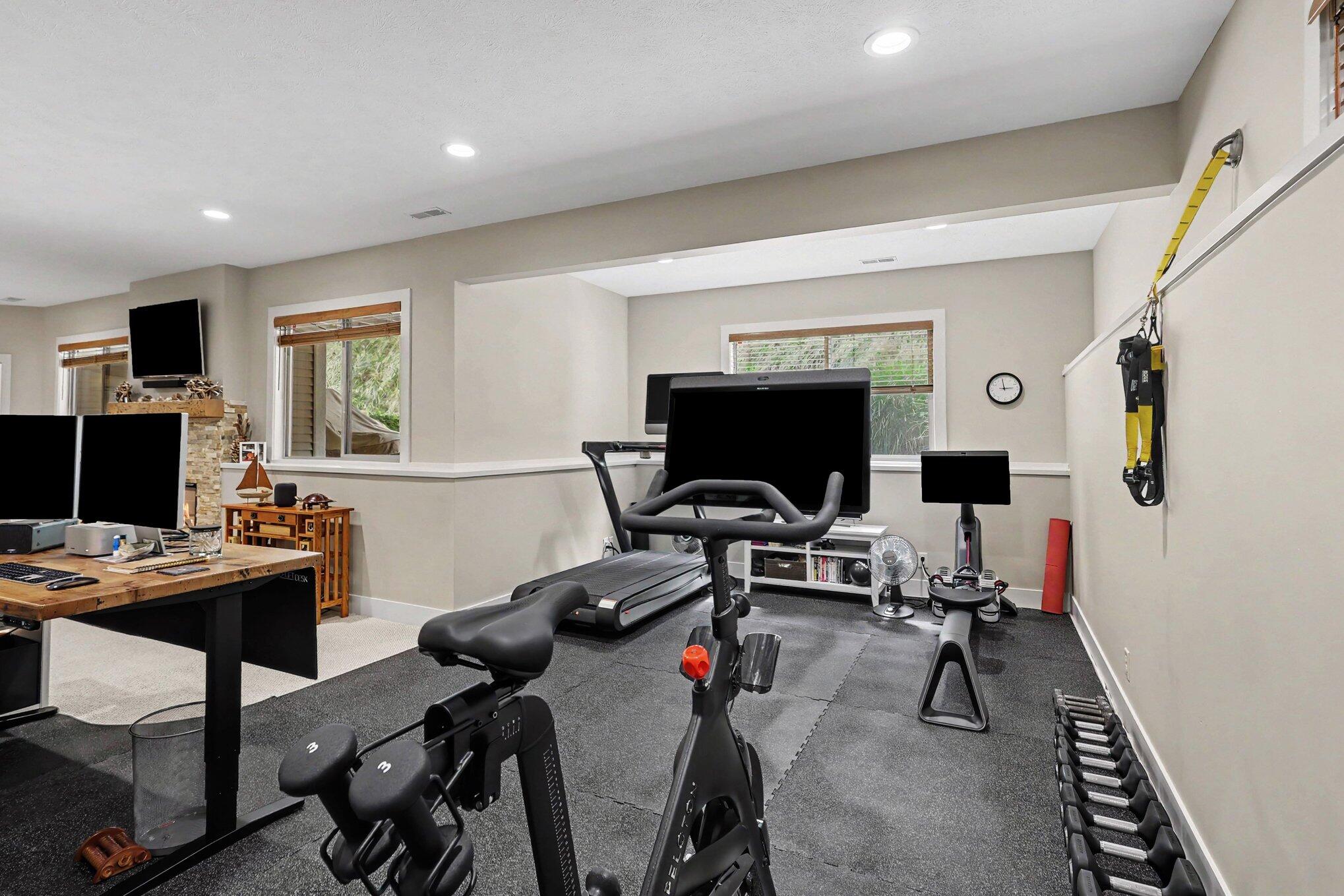 2077 W Glen Court Norton Shores MI 49441