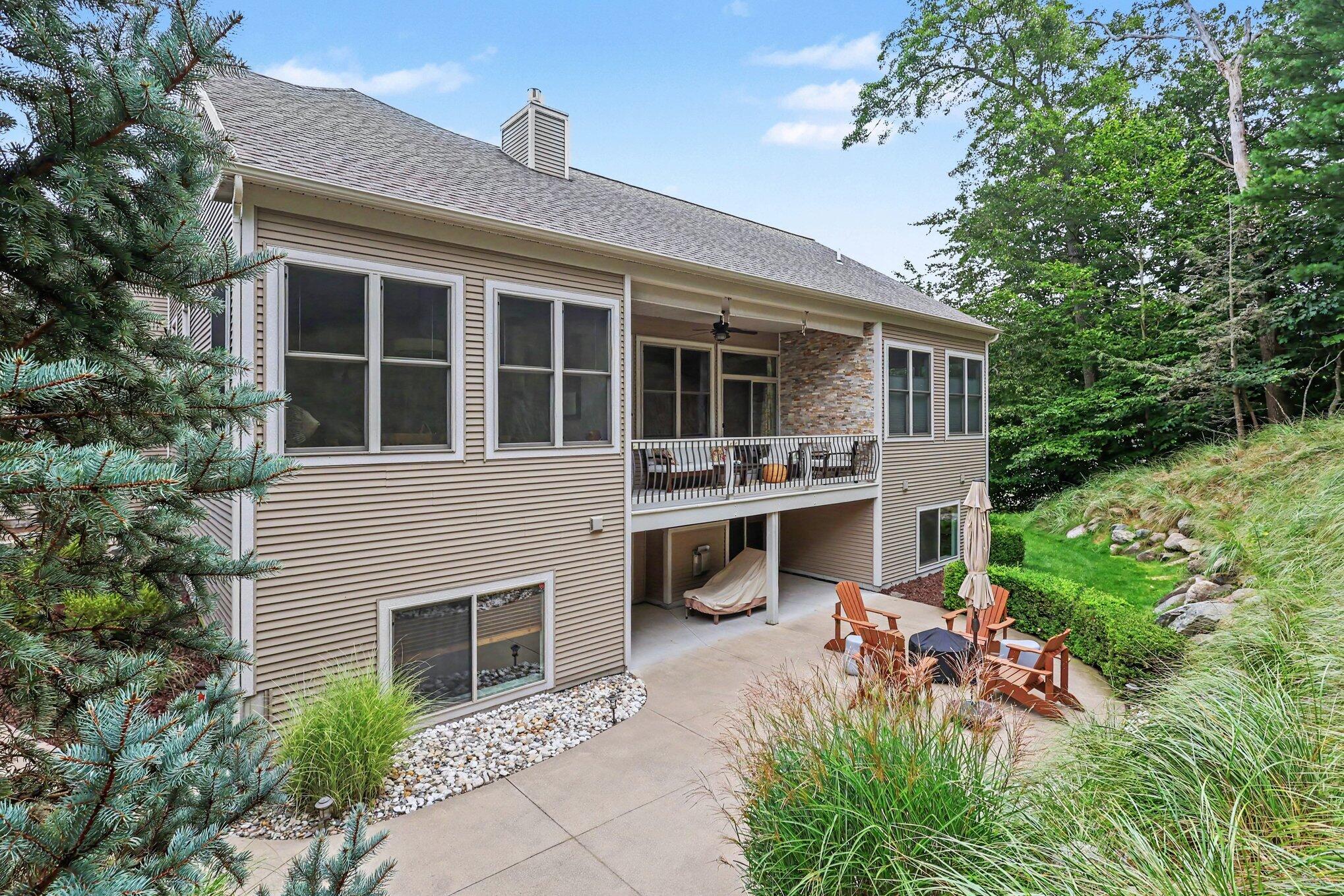2077 W Glen Court Norton Shores MI 49441