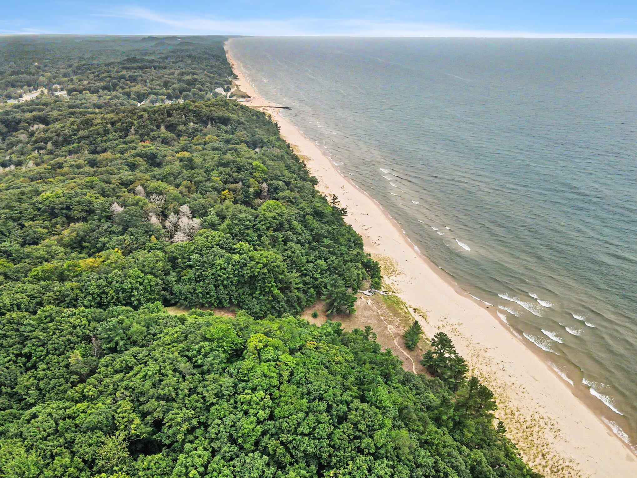 2077 W Glen Court Norton Shores MI 49441