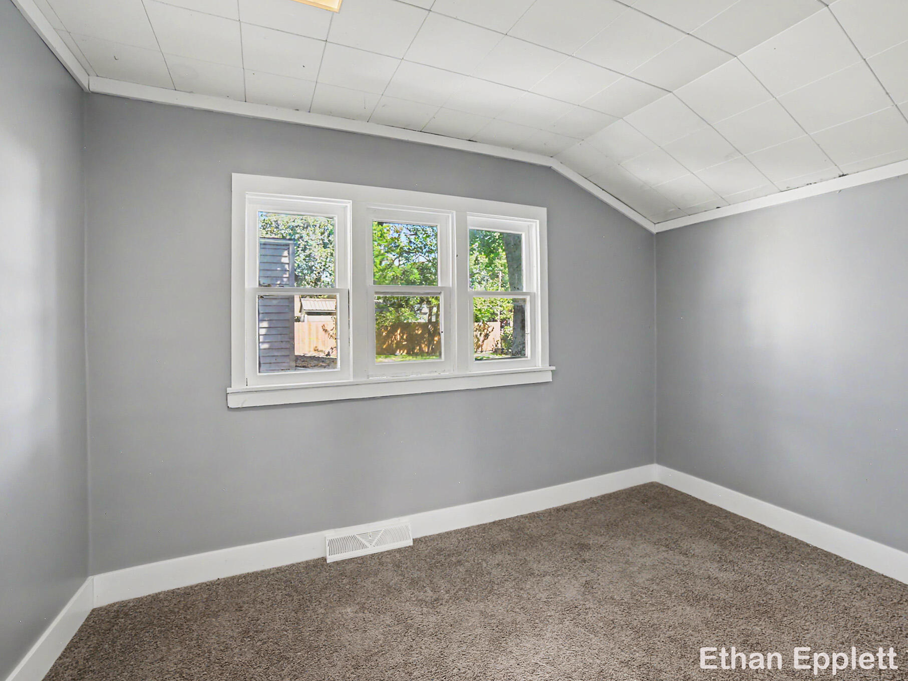 1532 Leahy Street Muskegon MI 49442