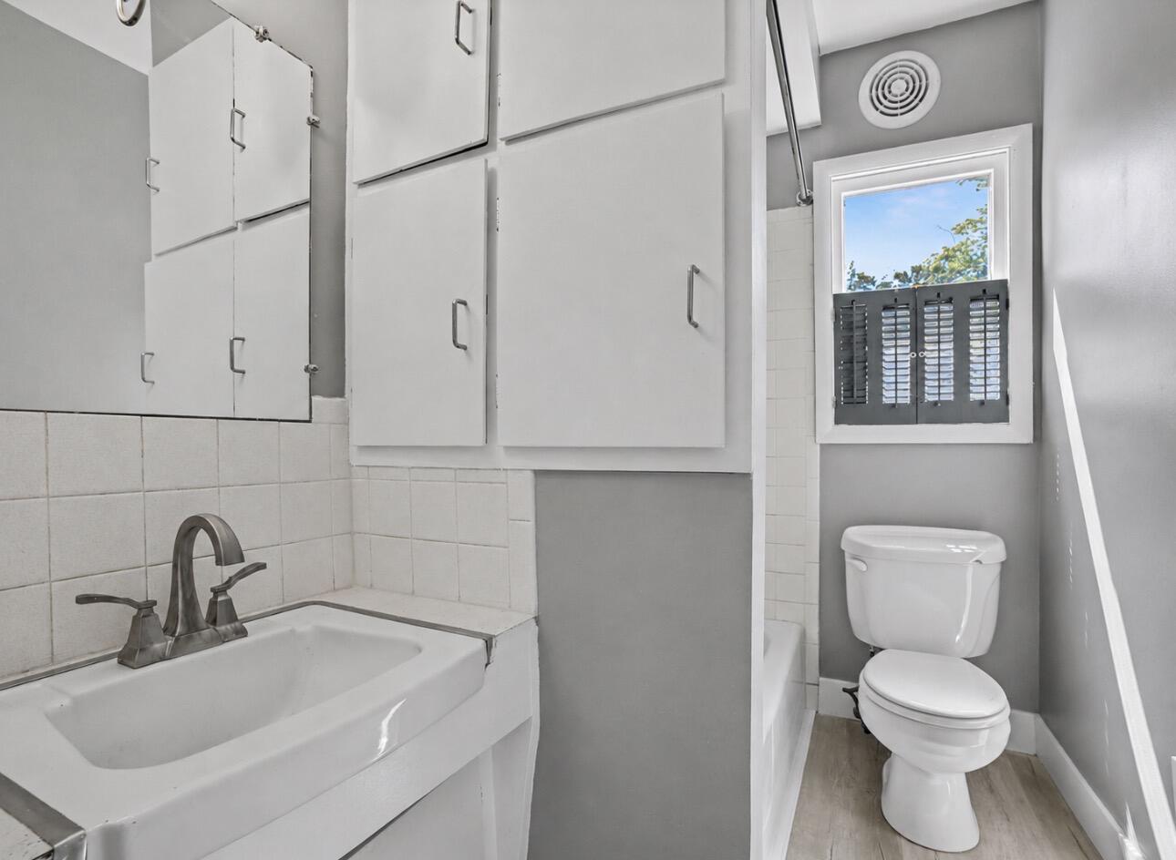 1532 Leahy Street Muskegon MI 49442