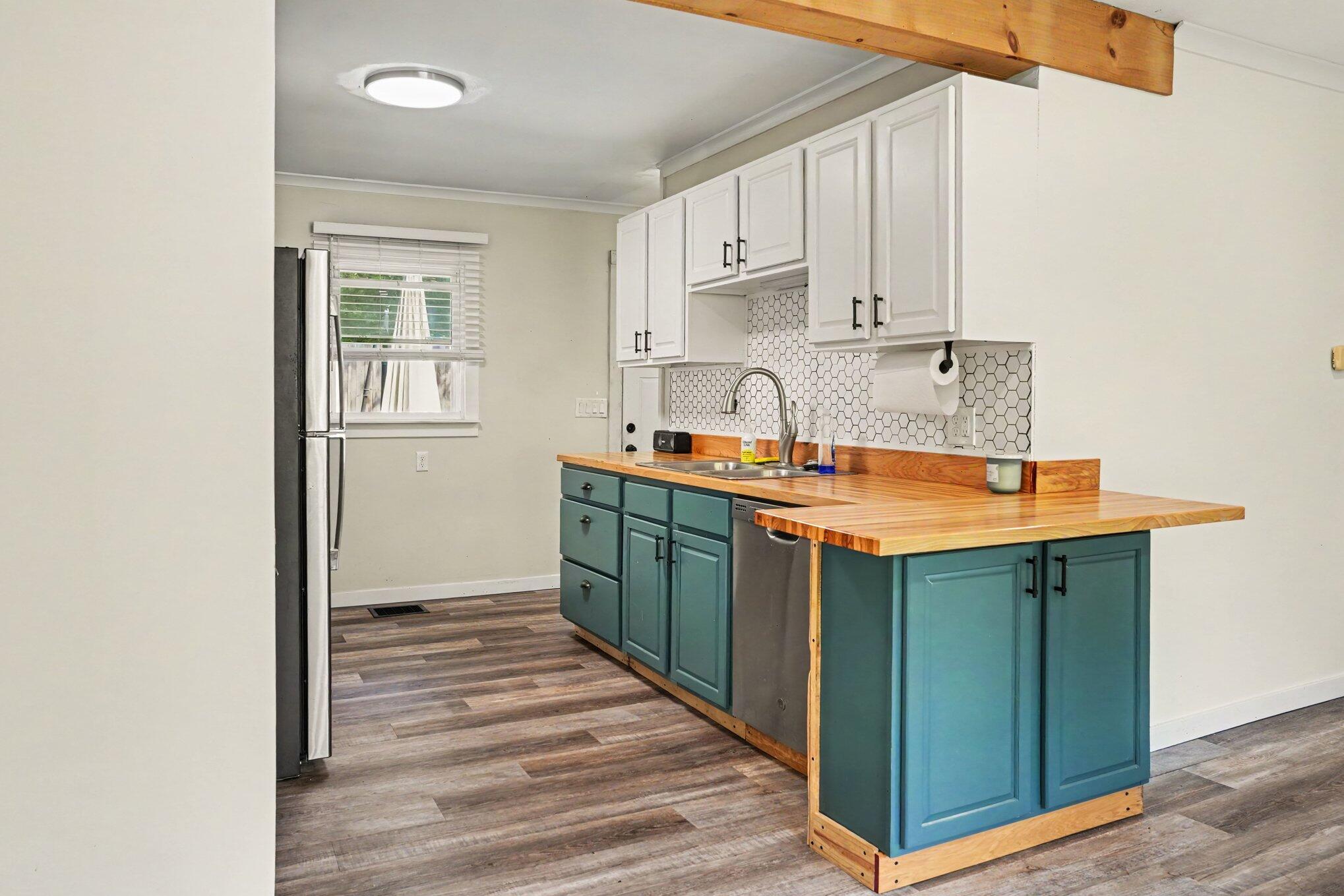 2330 Hillsdale Avenue Kalamazoo MI 49006