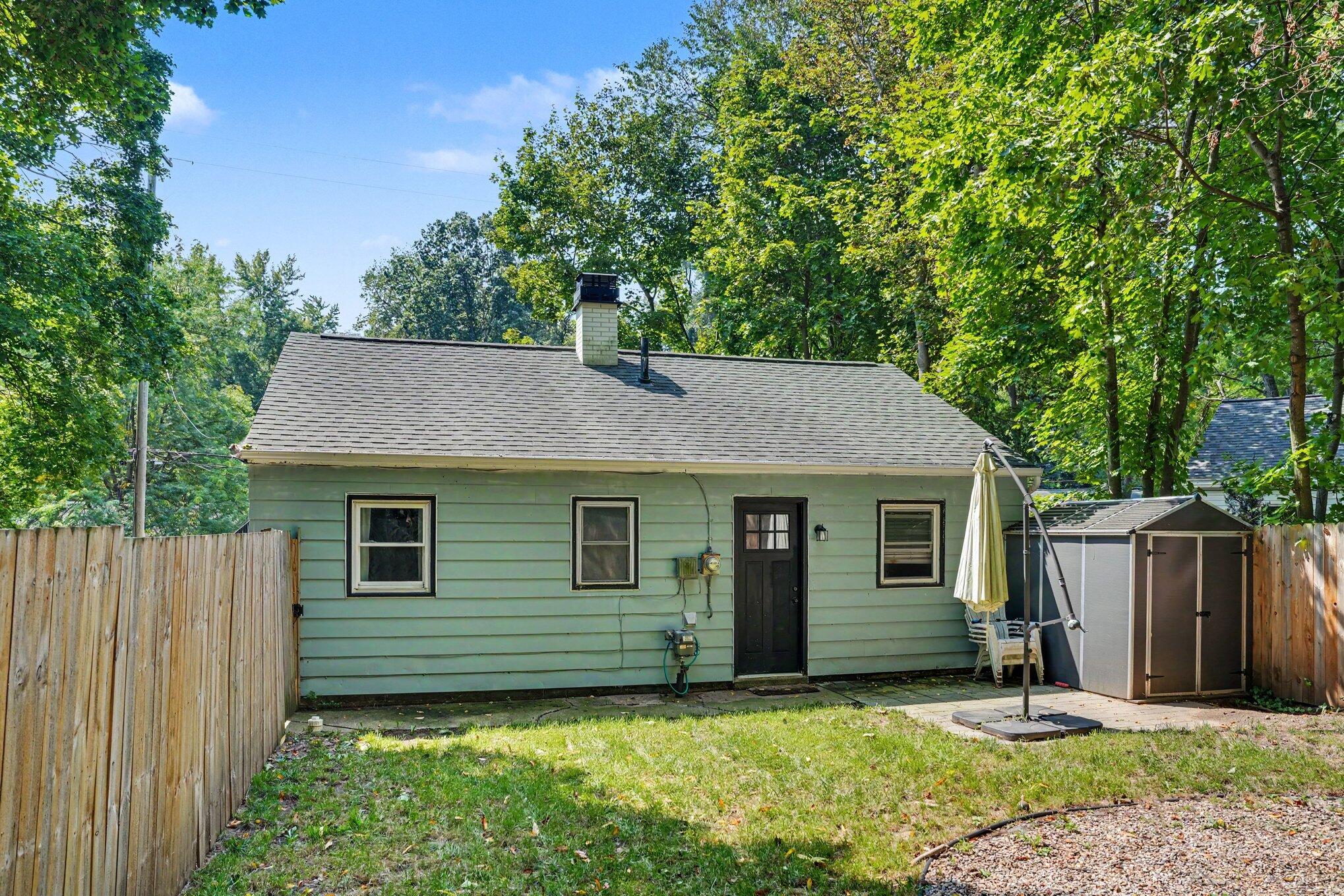 2330 Hillsdale Avenue Kalamazoo MI 49006