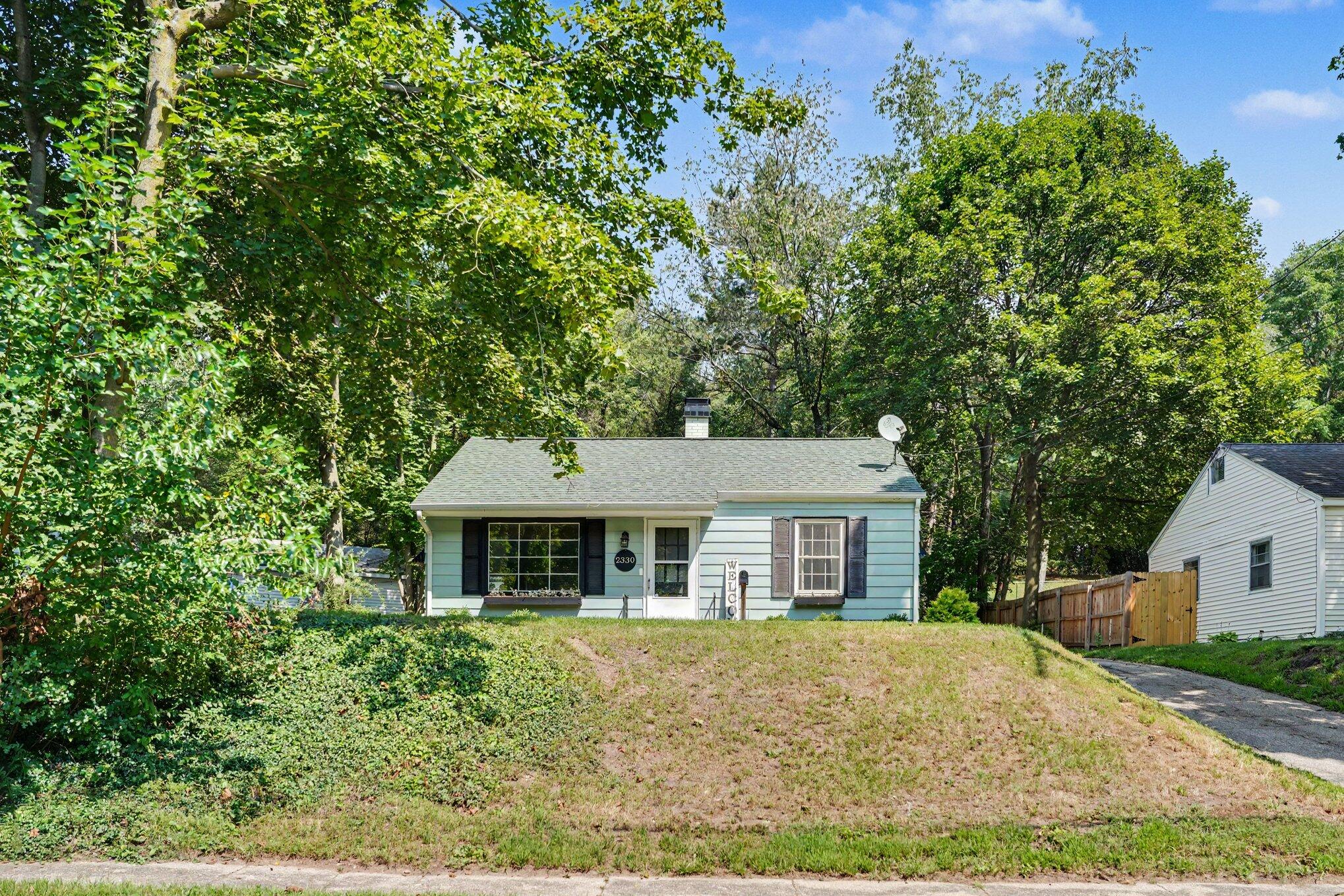 2330 Hillsdale Avenue Kalamazoo MI 49006