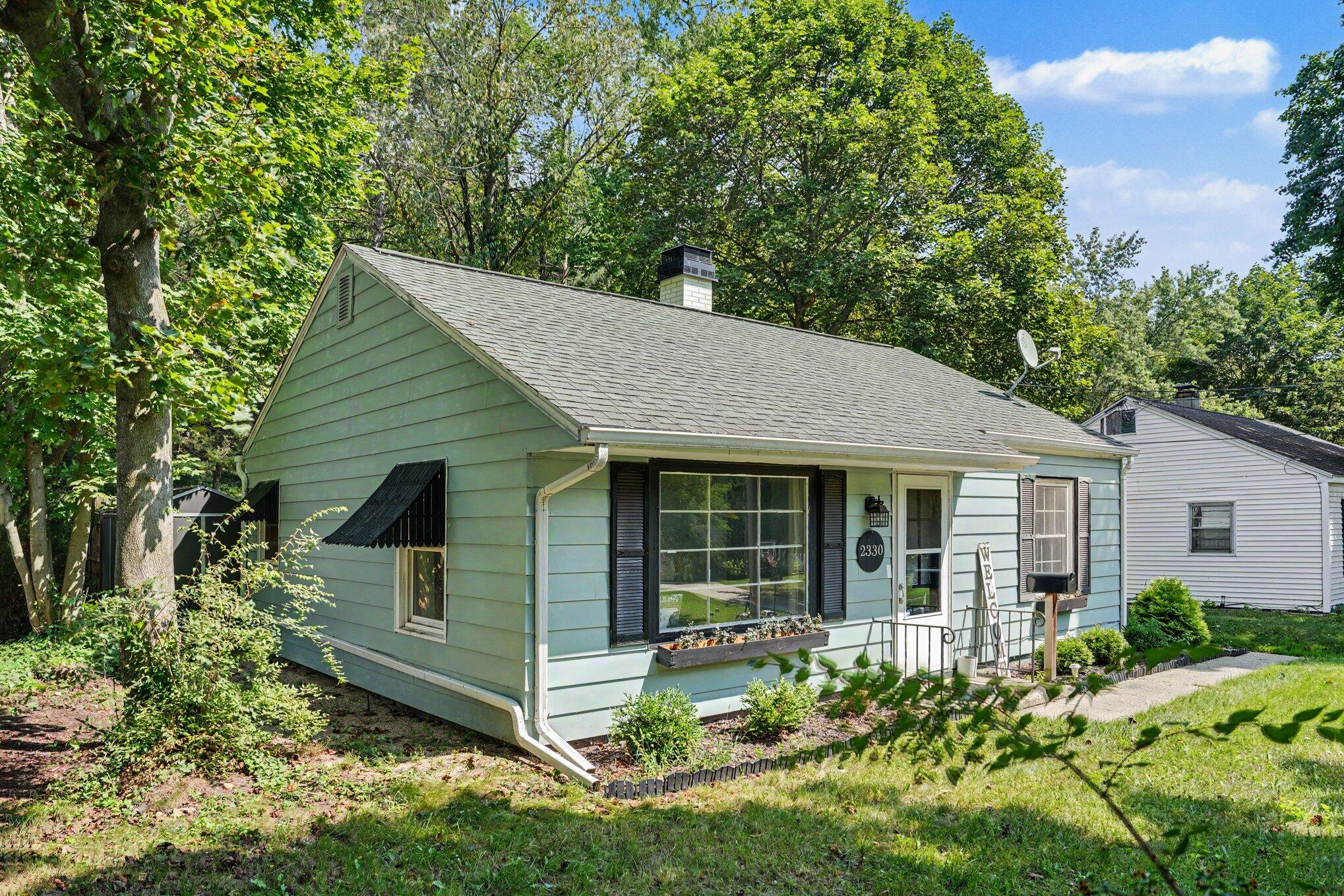 2330 Hillsdale Avenue Kalamazoo MI 49006