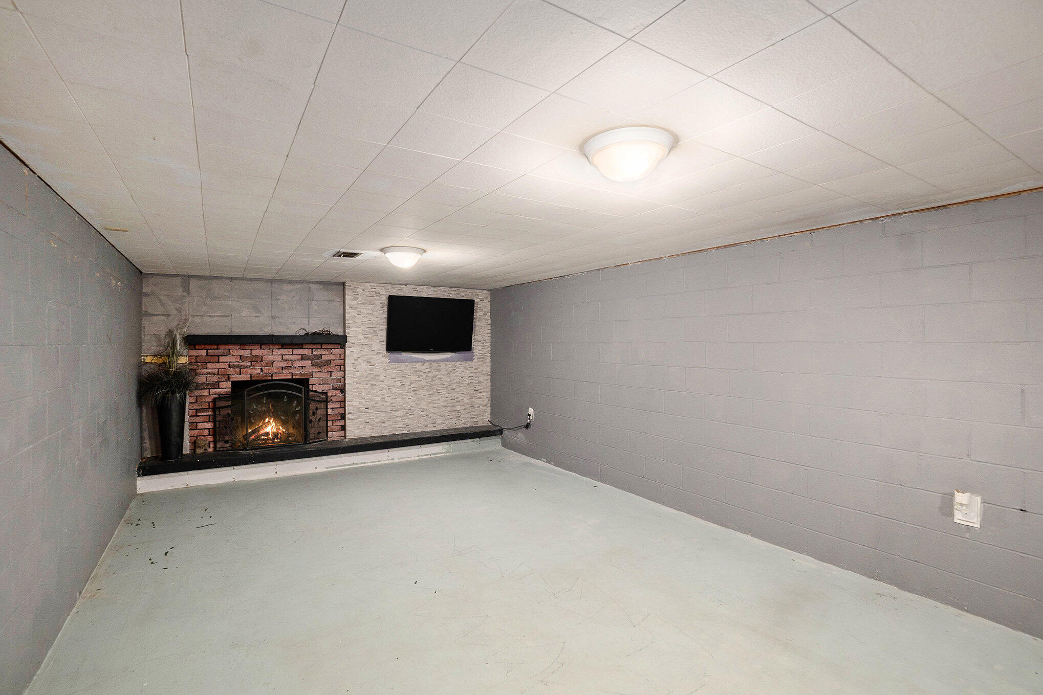 2171 Monte Avenue Muskegon MI 49444