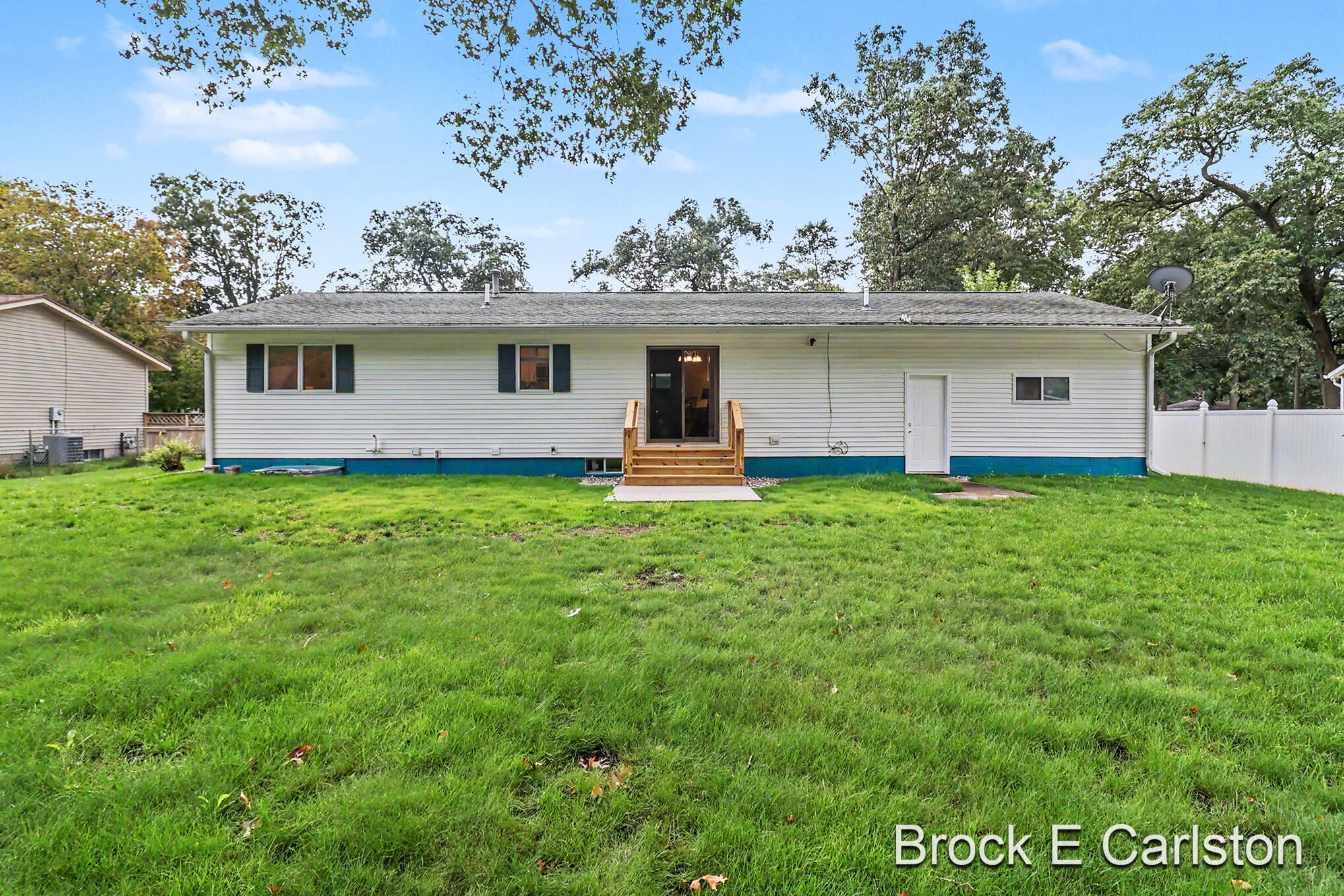 2756 Marquette Avenue Muskegon MI 49442