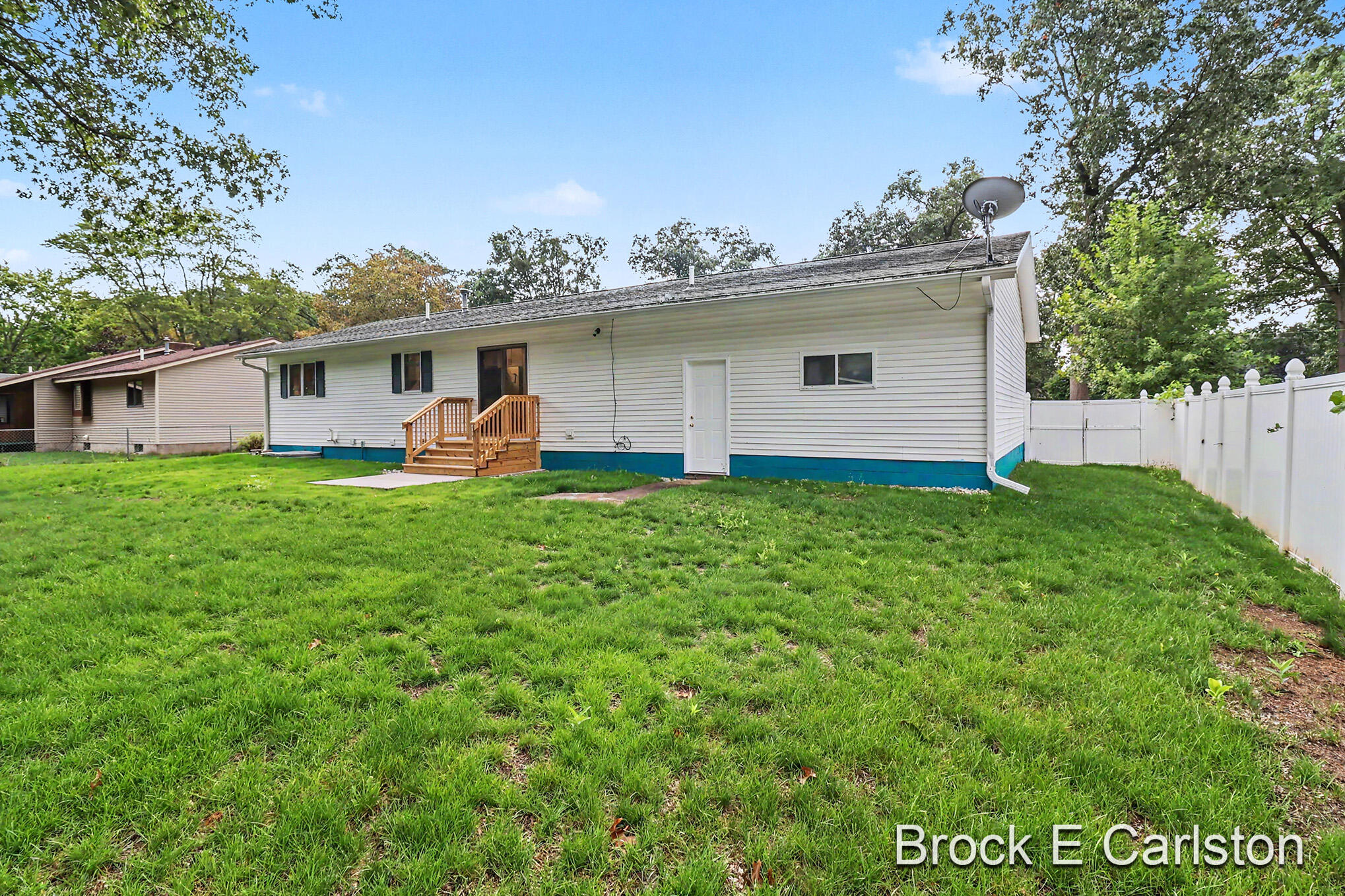 2756 Marquette Avenue Muskegon MI 49442