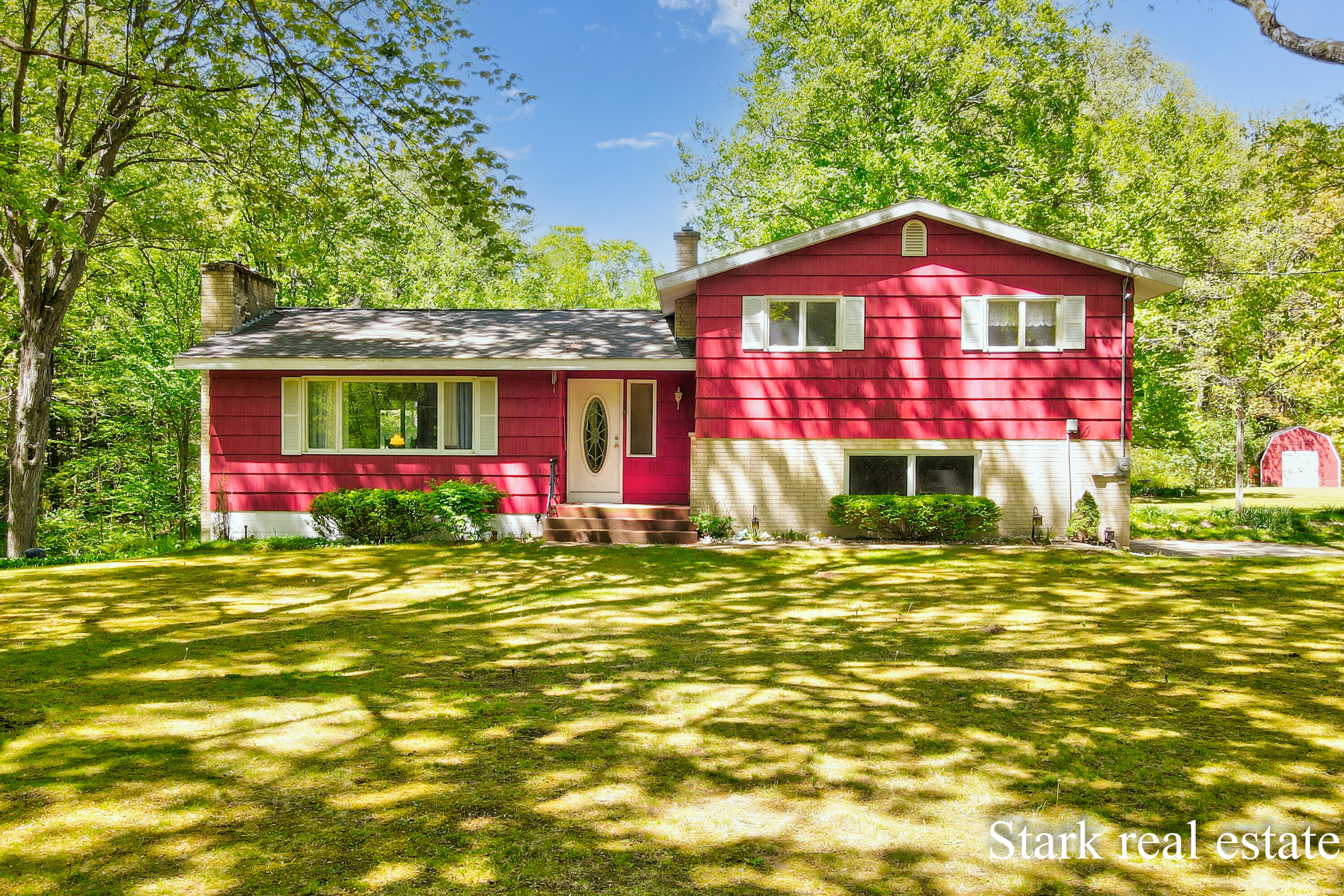 2816 E Mount Garfield Road Muskegon MI 49444