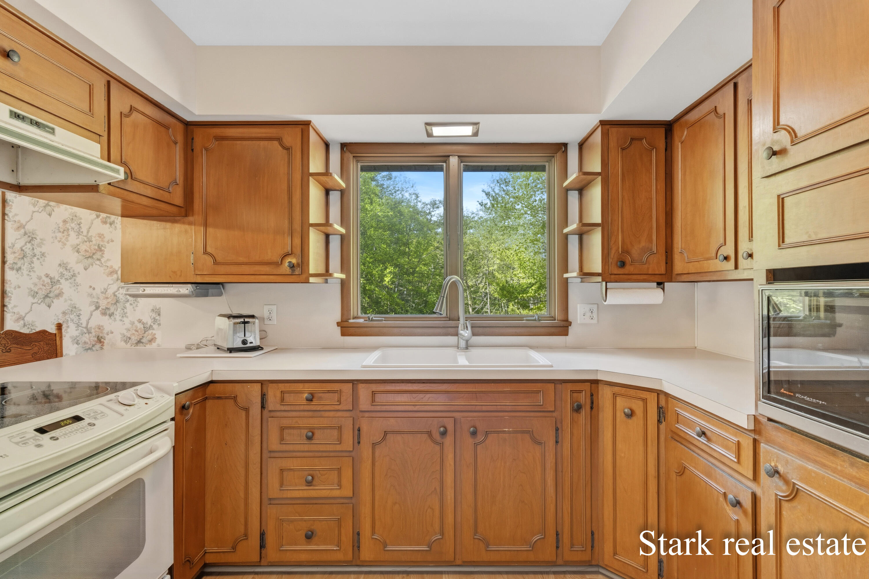 2816 E Mount Garfield Road Muskegon MI 49444