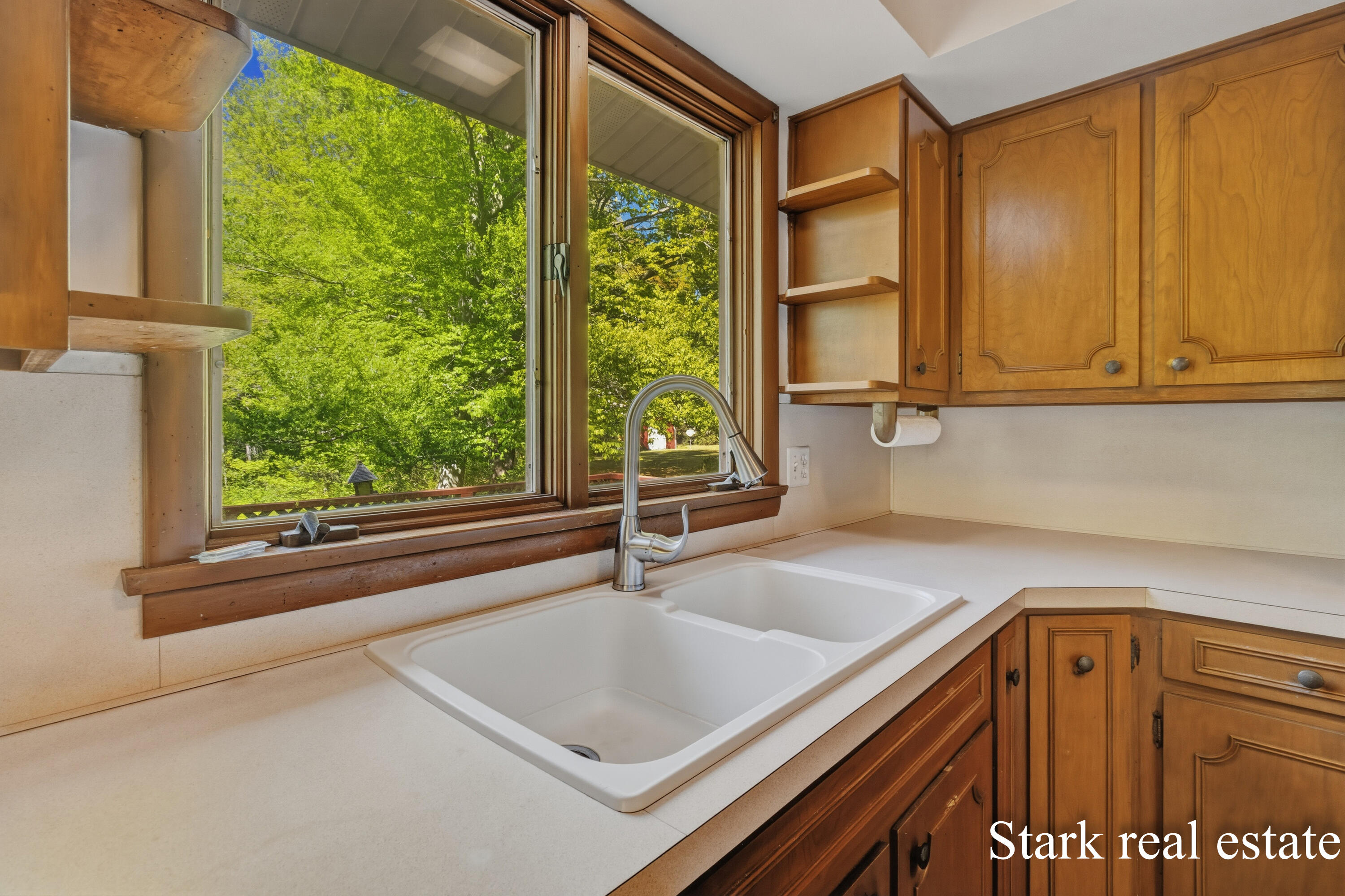 2816 E Mount Garfield Road Muskegon MI 49444