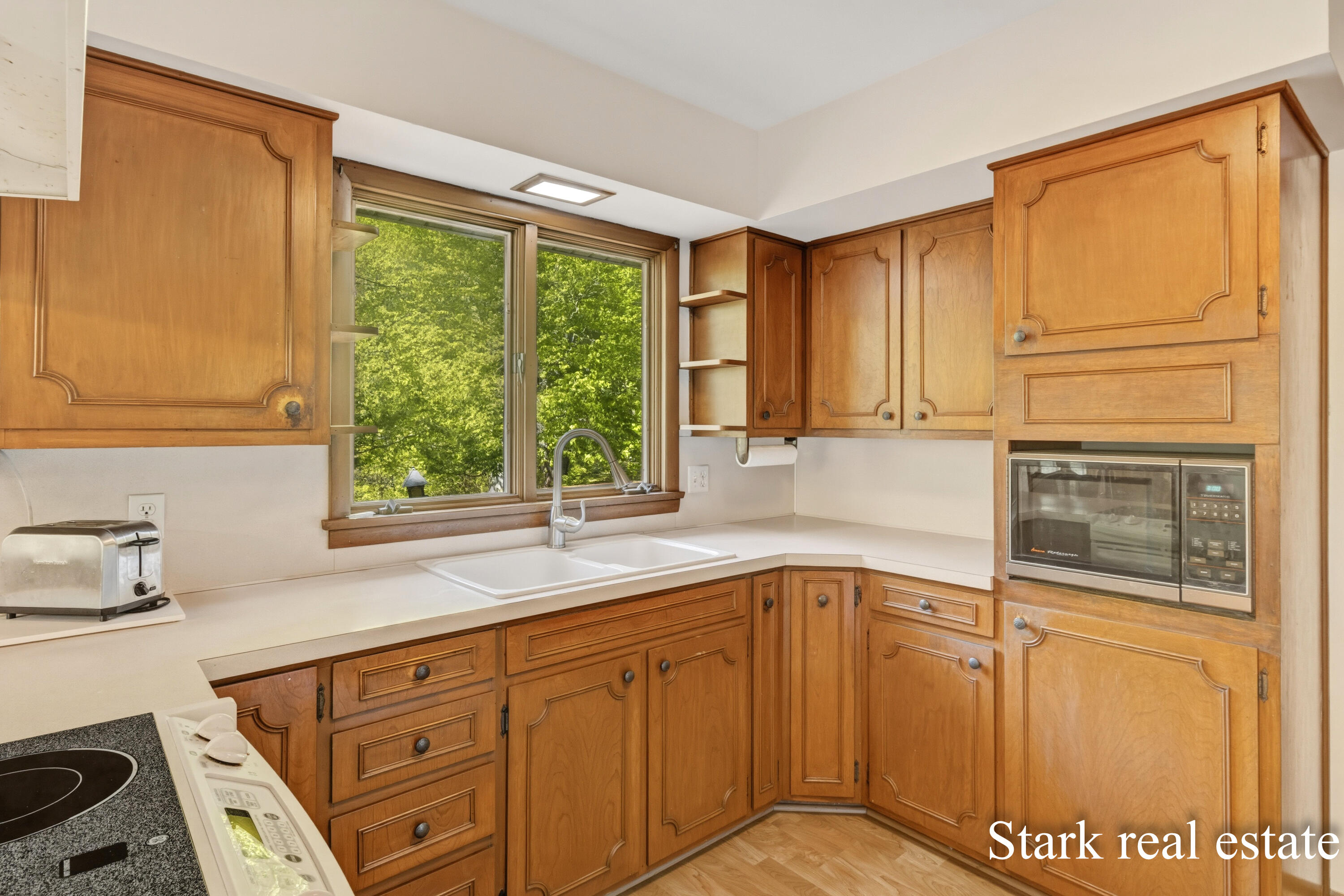 2816 E Mount Garfield Road Muskegon MI 49444