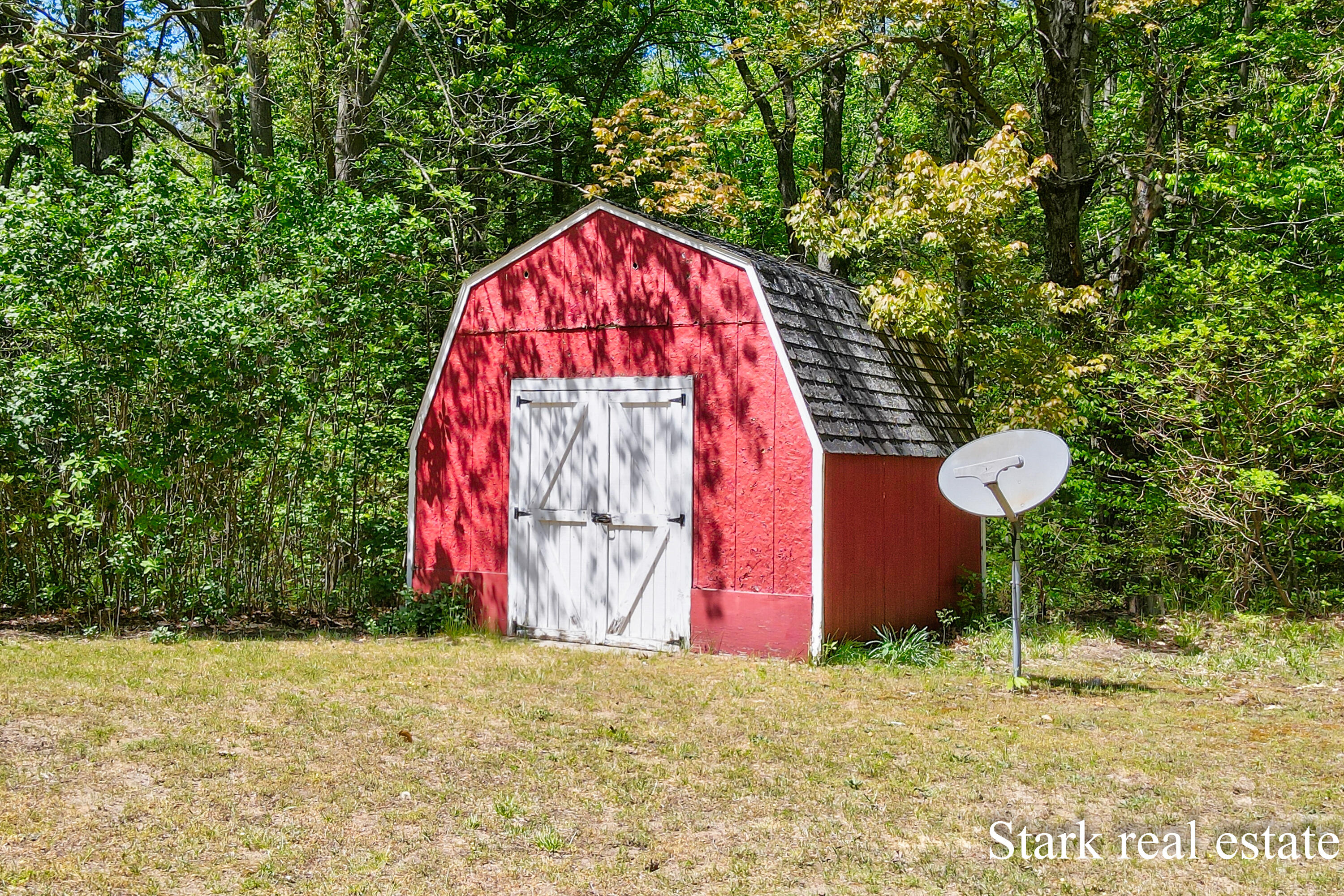 2816 E Mount Garfield Road Muskegon MI 49444
