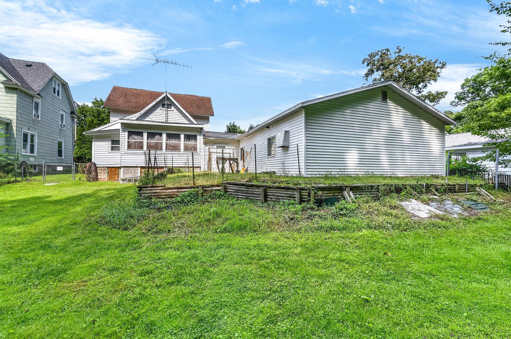 406 N Main Street Allegan MI 49010