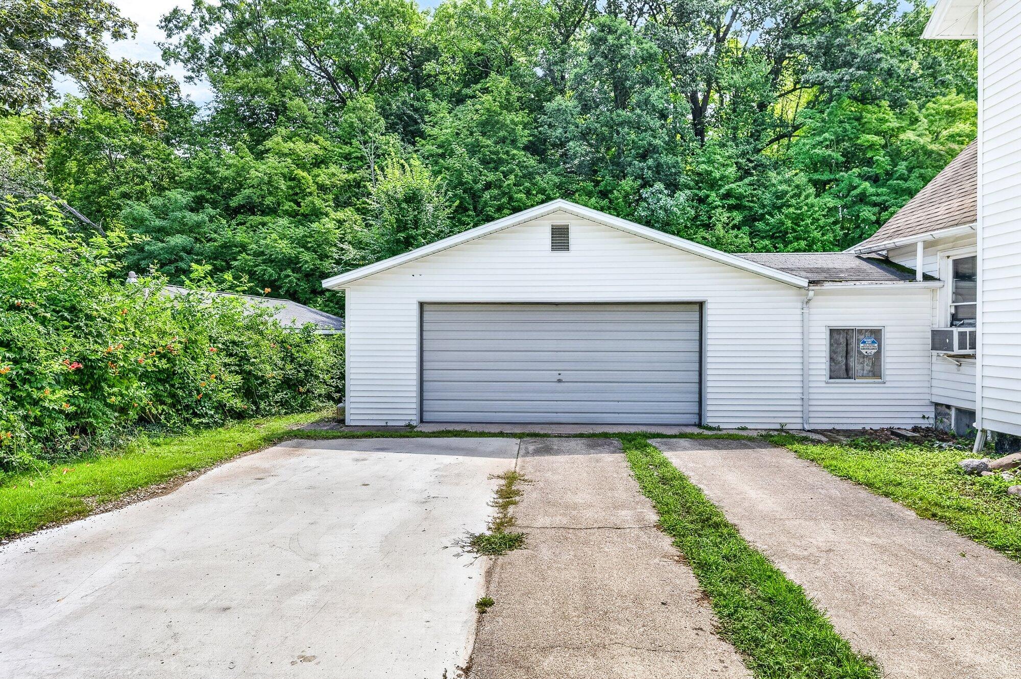 406 N Main Street Allegan MI 49010