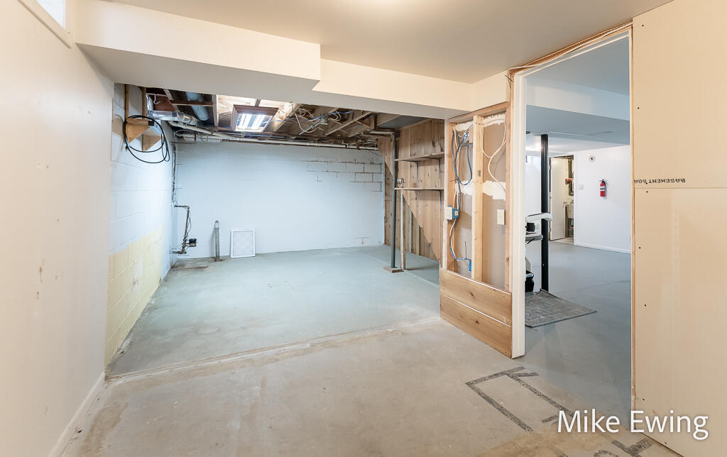360 W 32nd Street Holland MI 49423