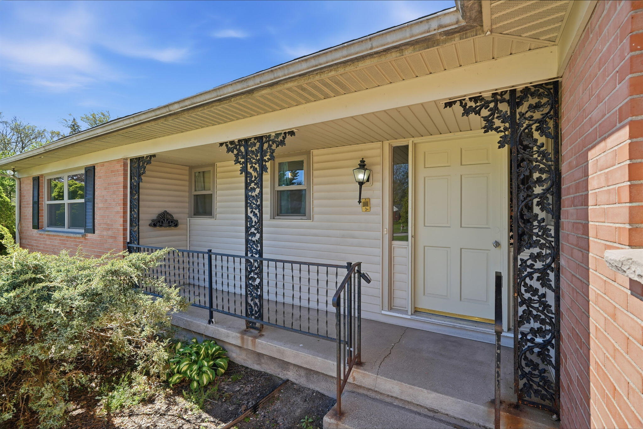 2143 Osceola Drive SE Grand Rapids MI 49506
