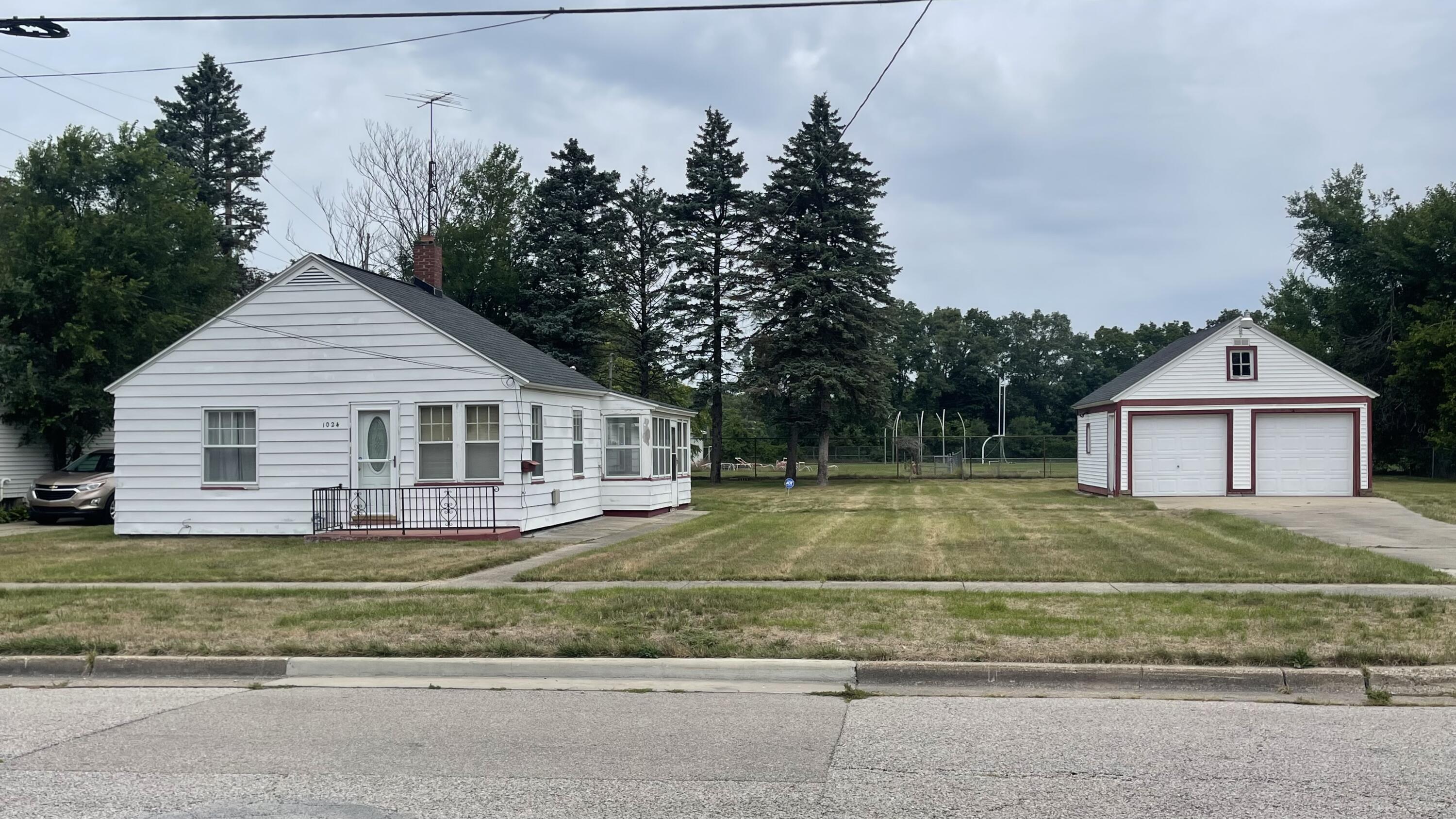 1024 Amity Avenue Muskegon MI 49442