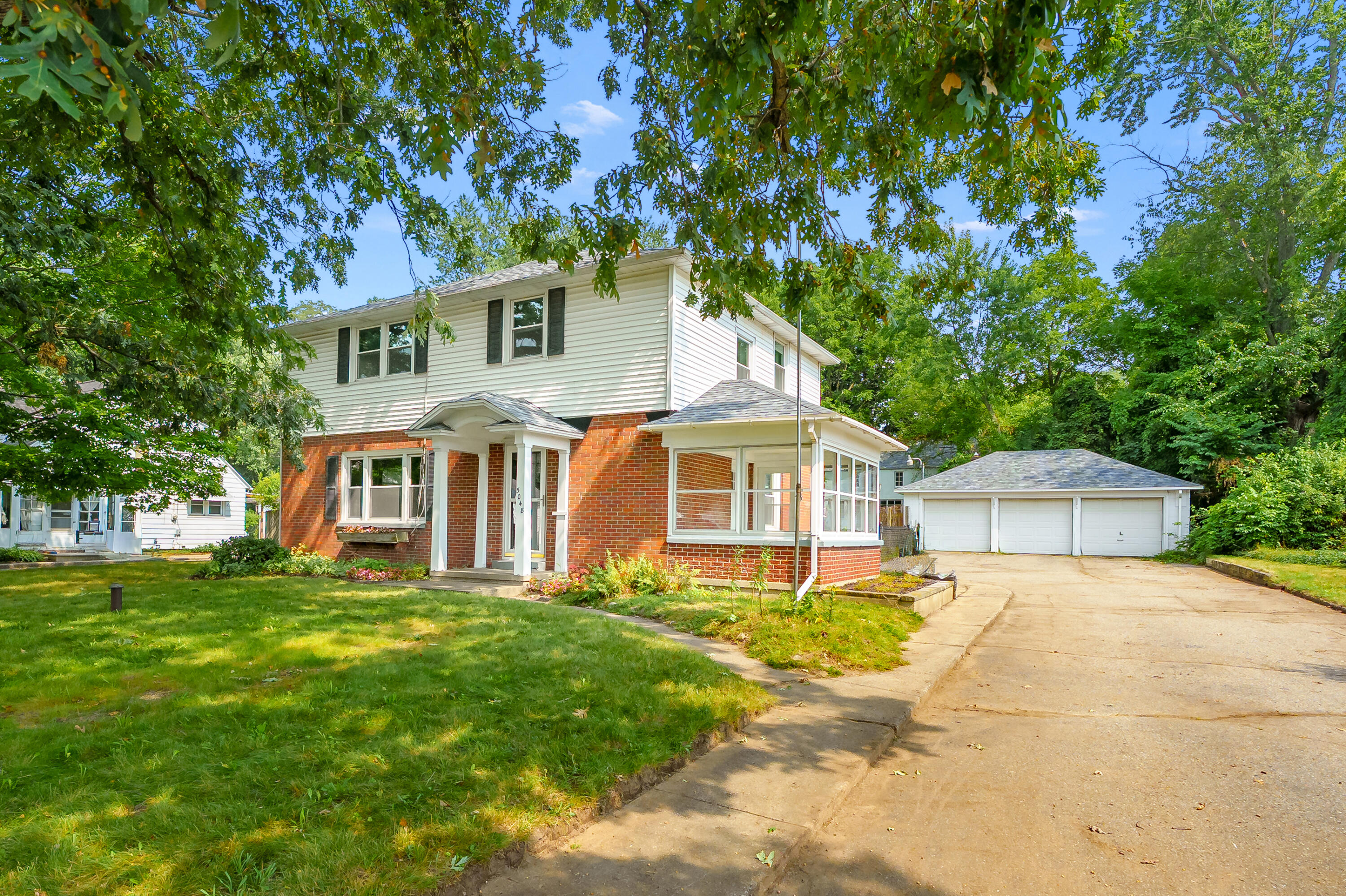 5048 N Riverview Drive Kalamazoo MI 49004