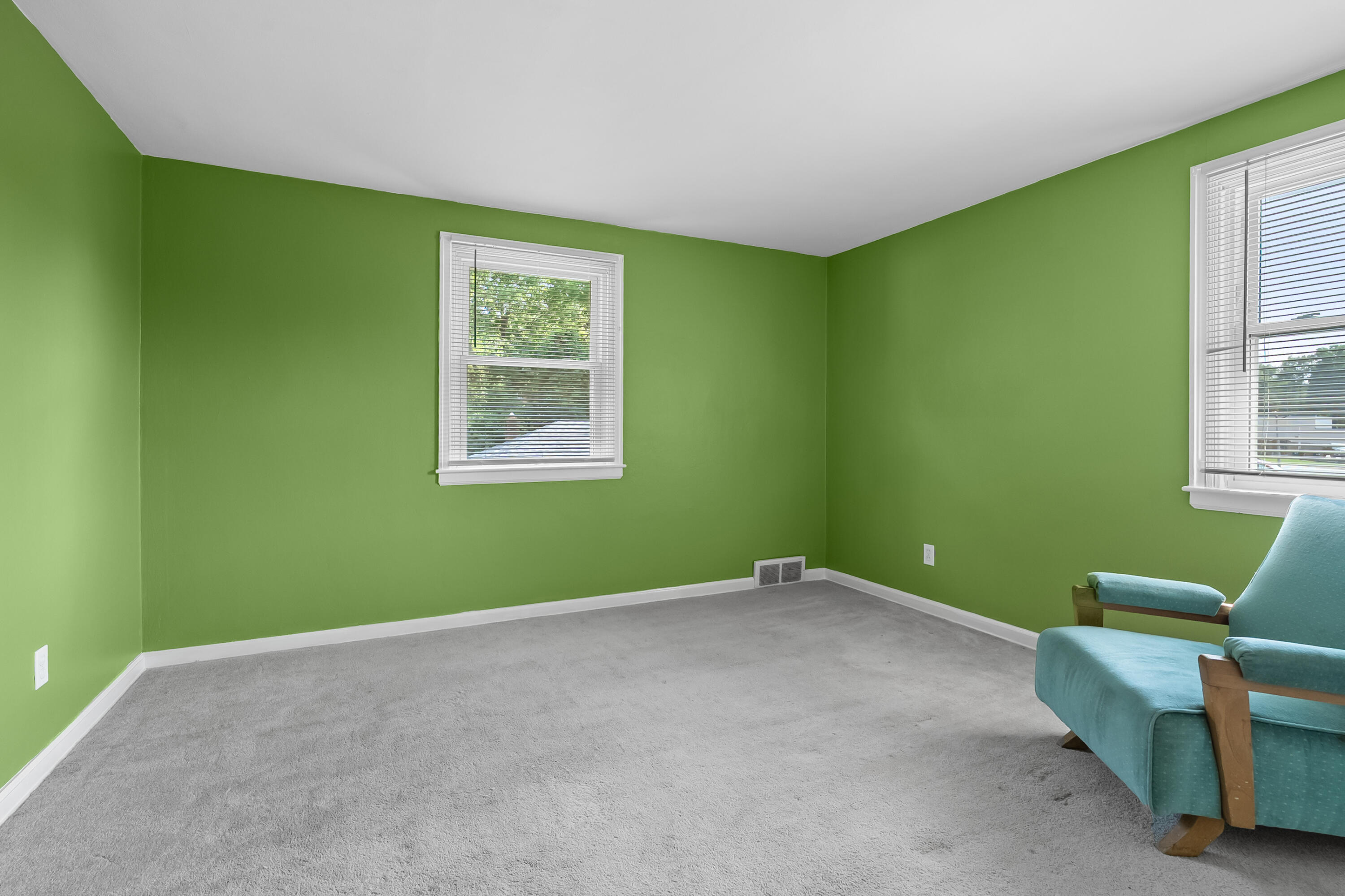 5048 N Riverview Drive Kalamazoo MI 49004