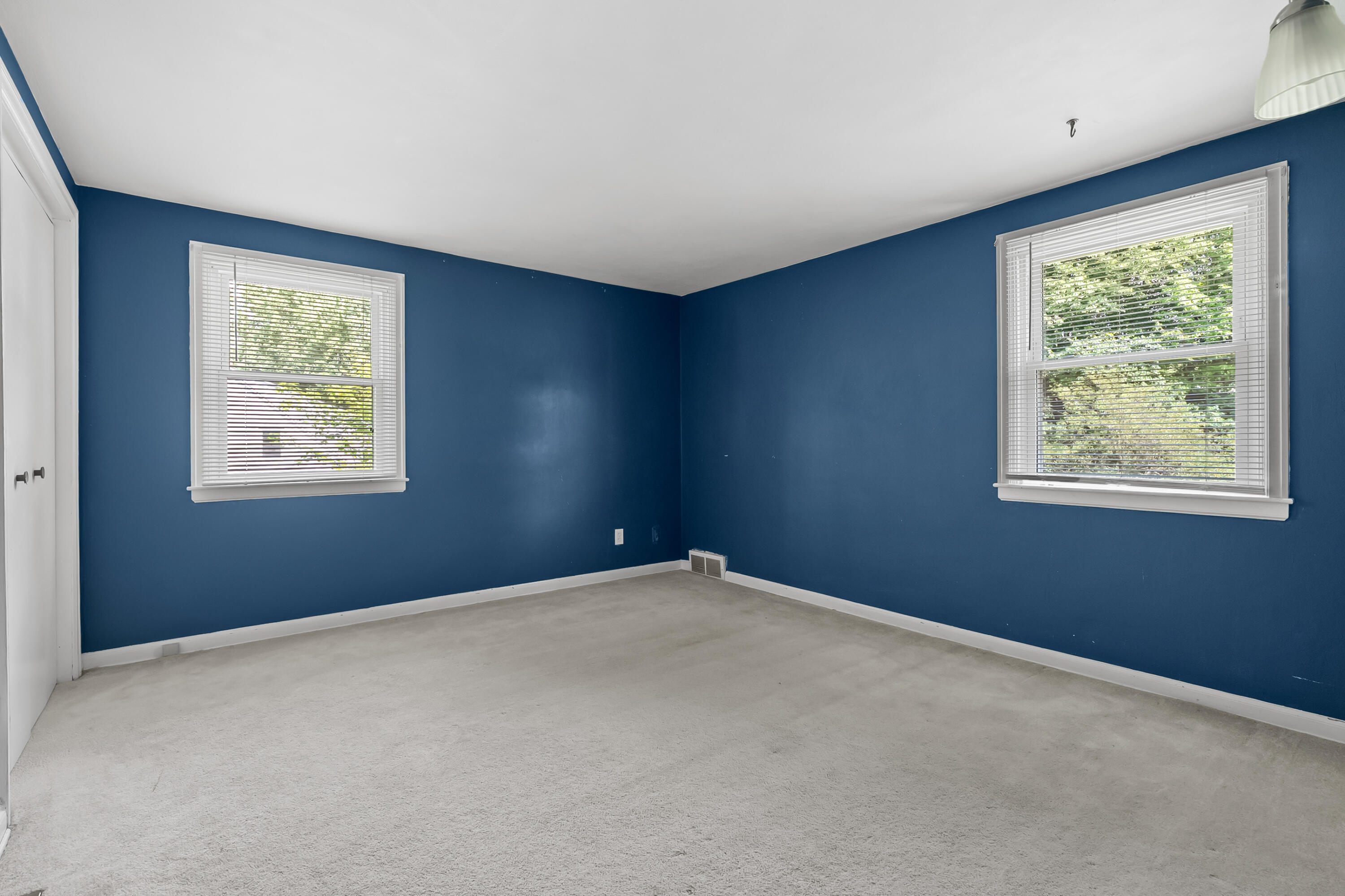 5048 N Riverview Drive Kalamazoo MI 49004