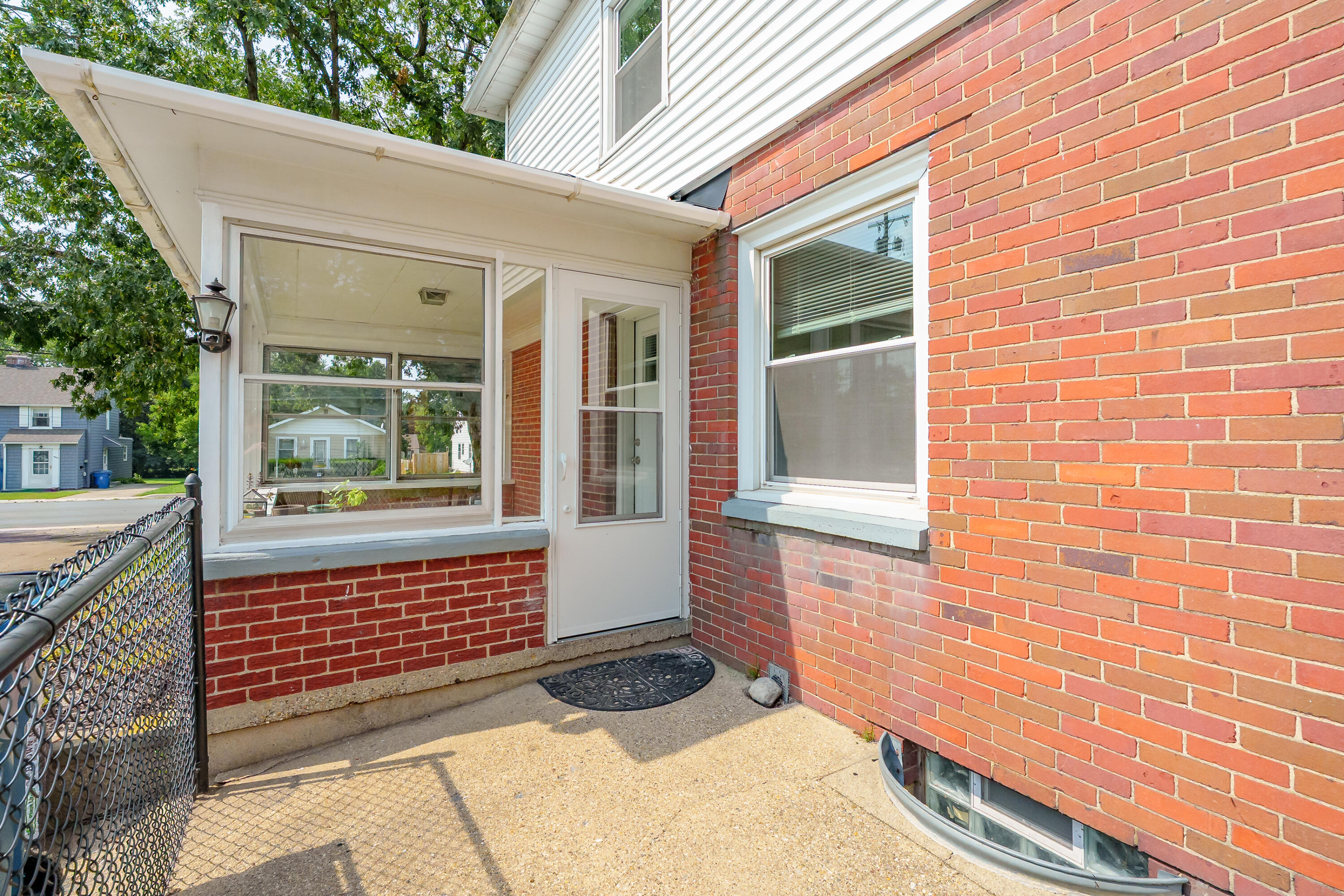 5048 N Riverview Drive Kalamazoo MI 49004