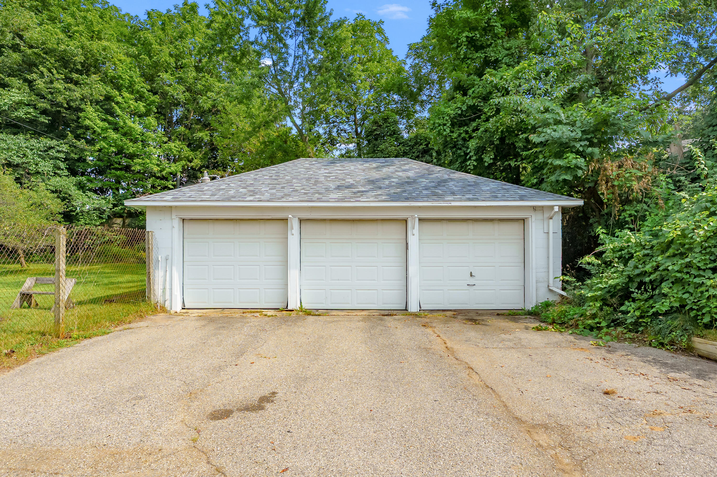 5048 N Riverview Drive Kalamazoo MI 49004