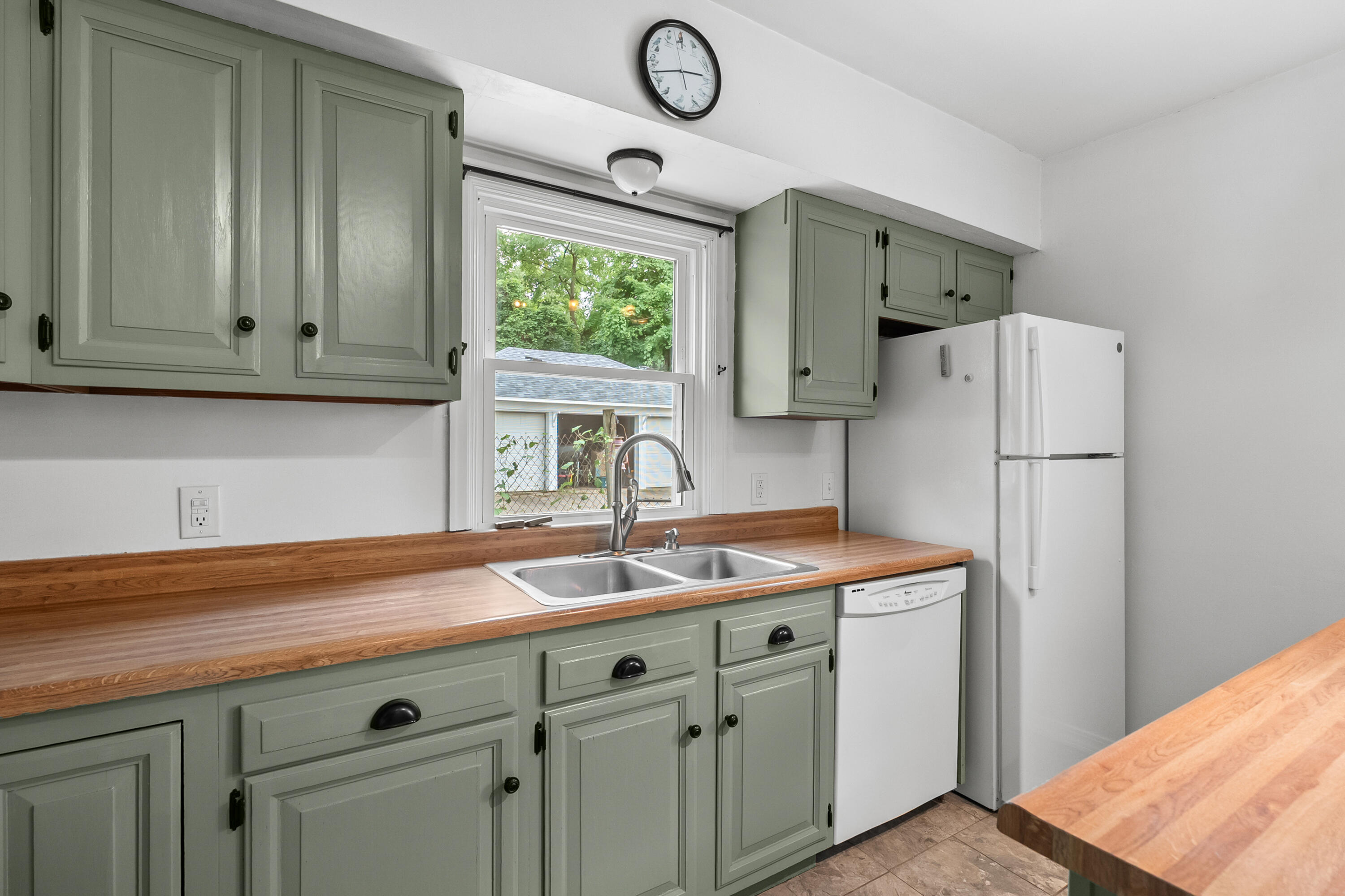 5048 N Riverview Drive Kalamazoo MI 49004