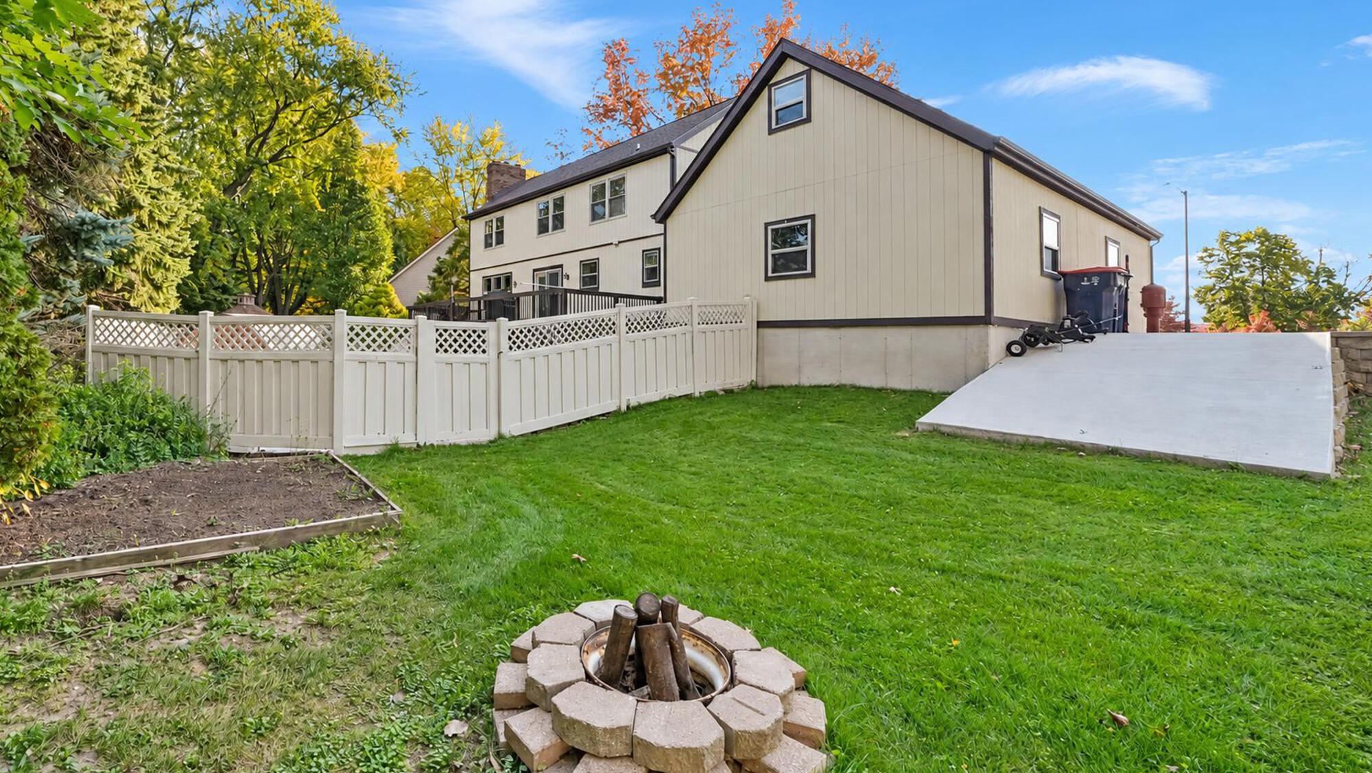 1046 Alden Court Holland MI 49423
