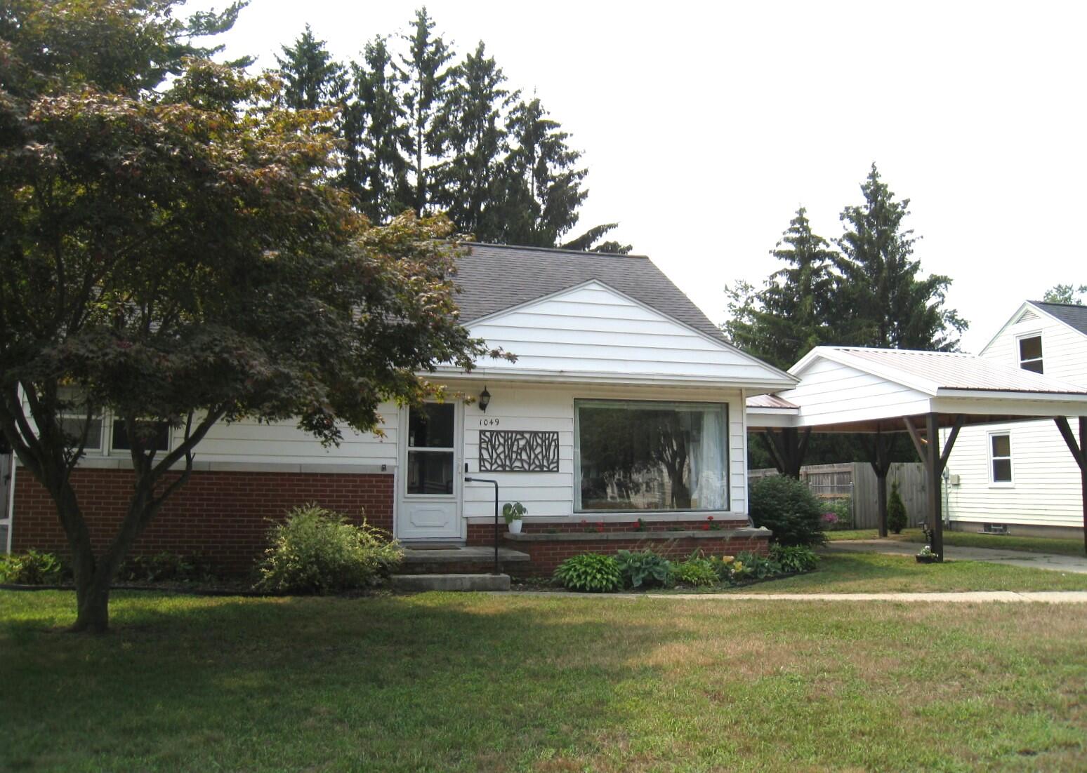1049 W Summit Avenue Muskegon MI 49441