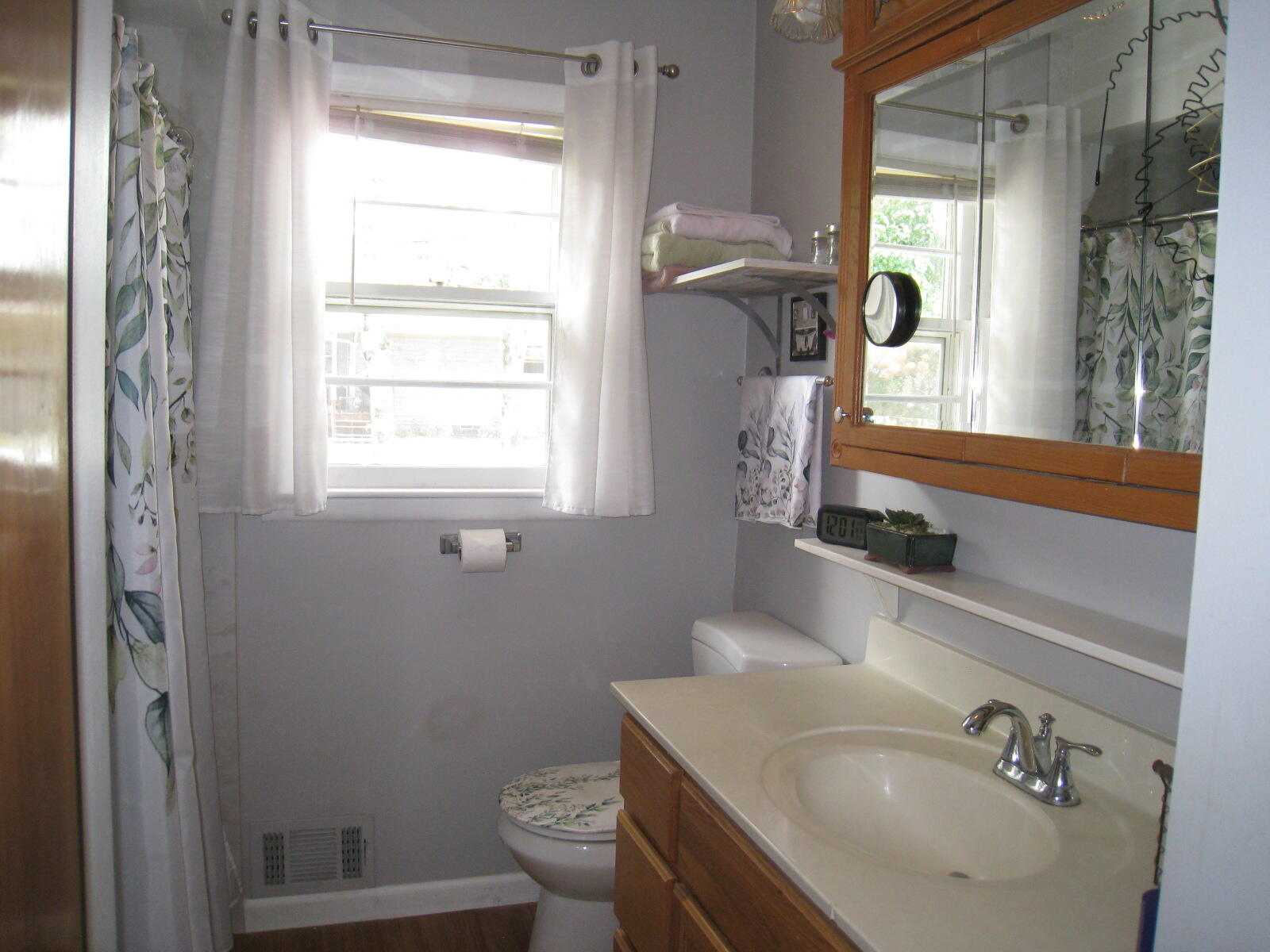 1049 W Summit Avenue Muskegon MI 49441
