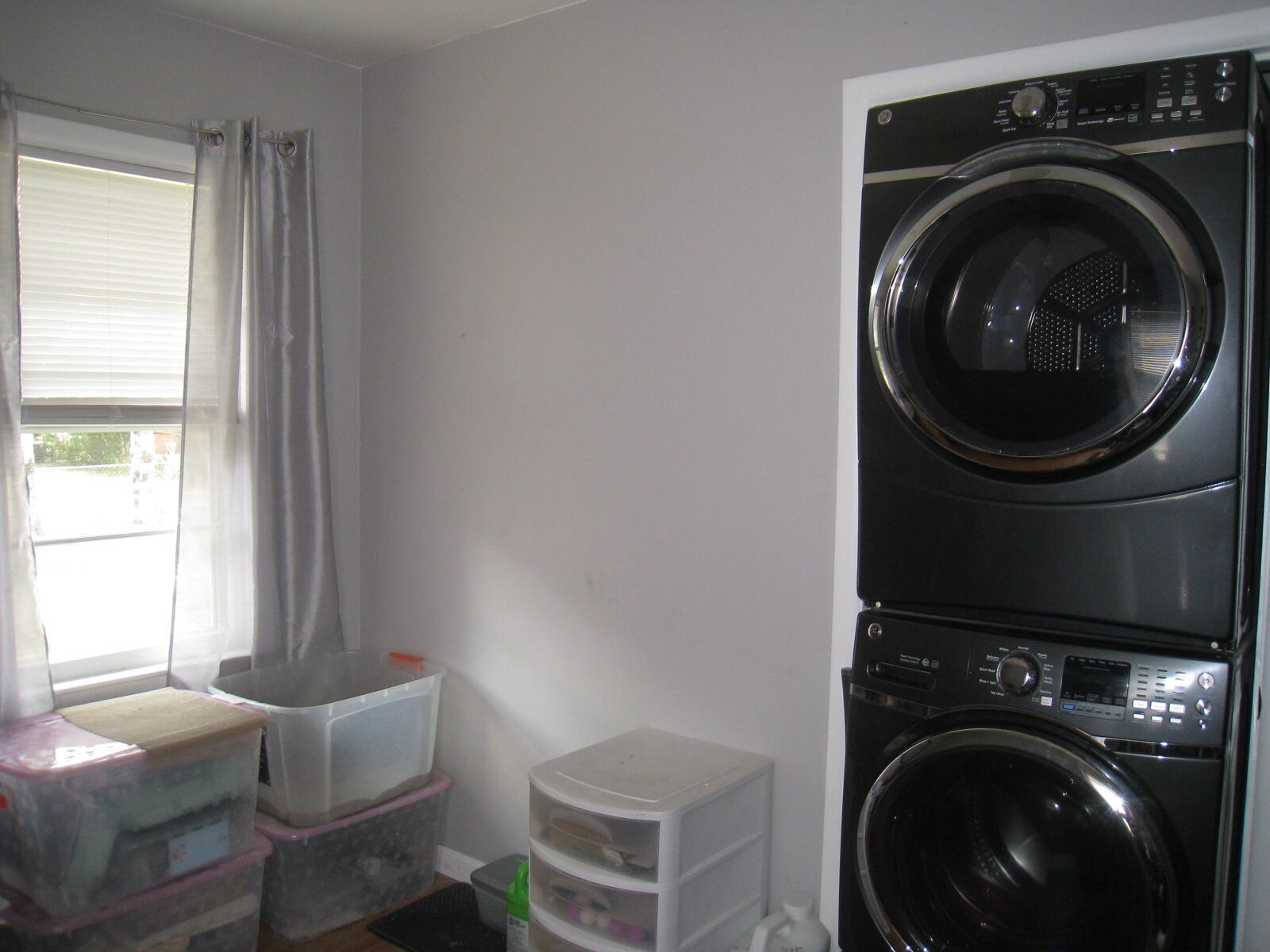 1049 W Summit Avenue Muskegon MI 49441