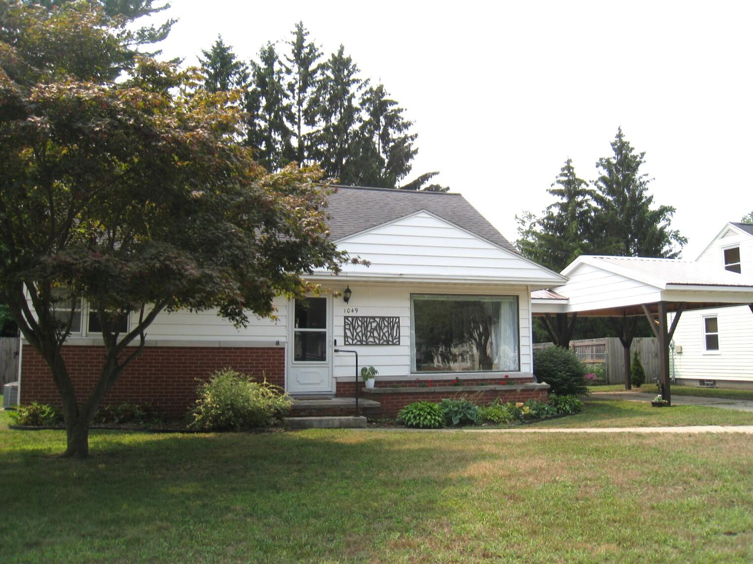 1049 W Summit Avenue Muskegon MI 49441