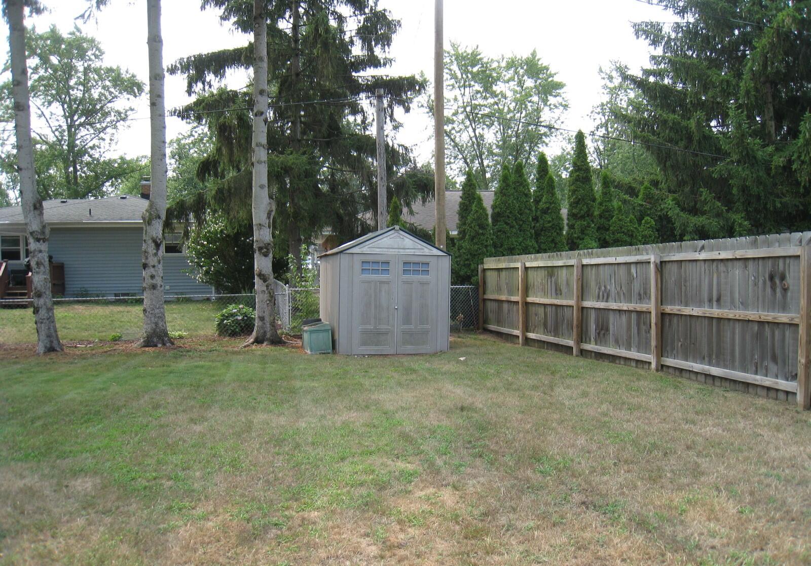 1049 W Summit Avenue Muskegon MI 49441