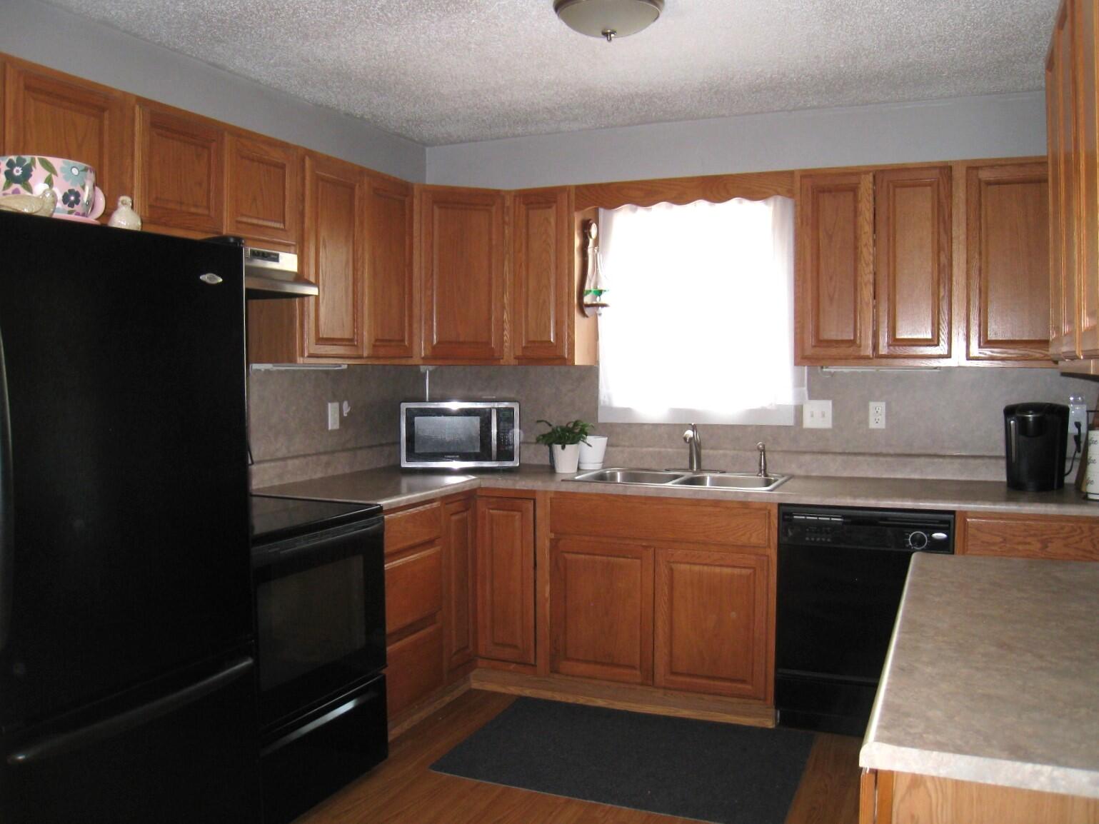 1049 W Summit Avenue Muskegon MI 49441
