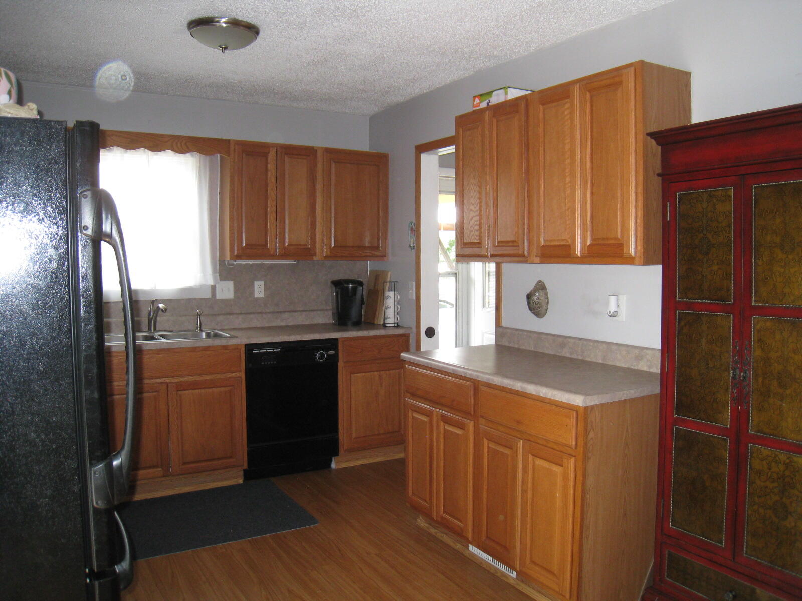 1049 W Summit Avenue Muskegon MI 49441