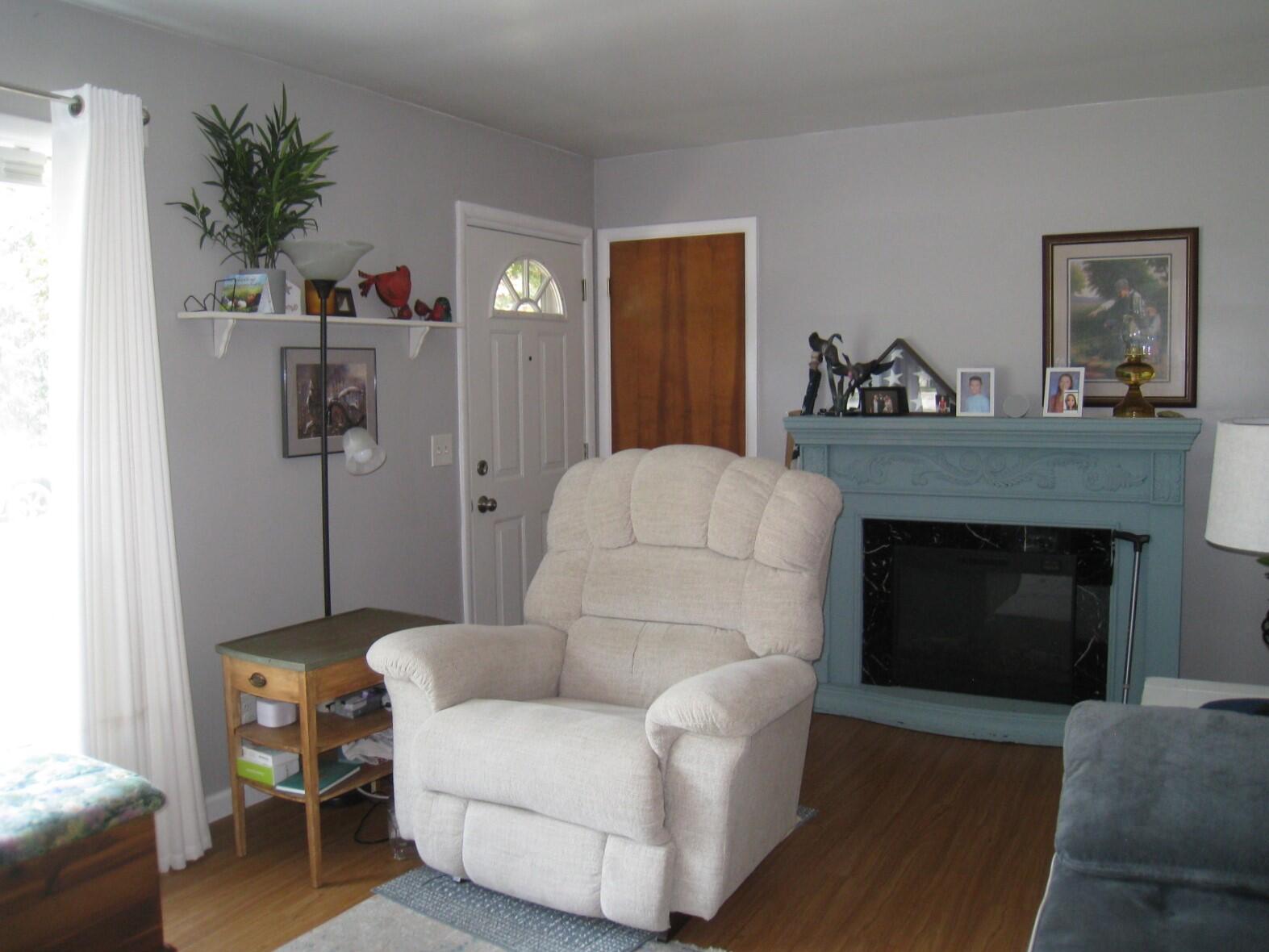 1049 W Summit Avenue Muskegon MI 49441