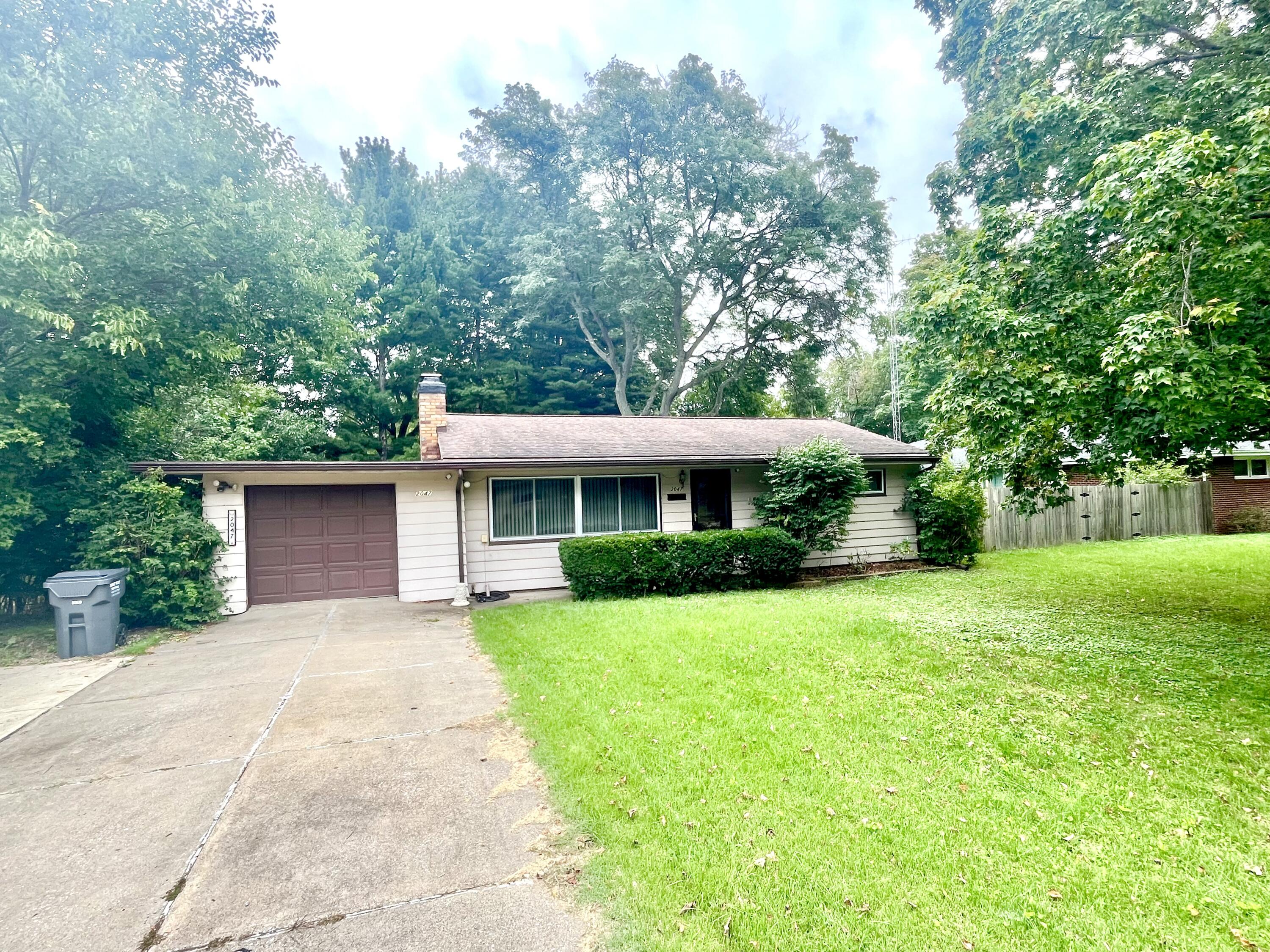 2047 N Krolow Street Benton Harbor MI 49022