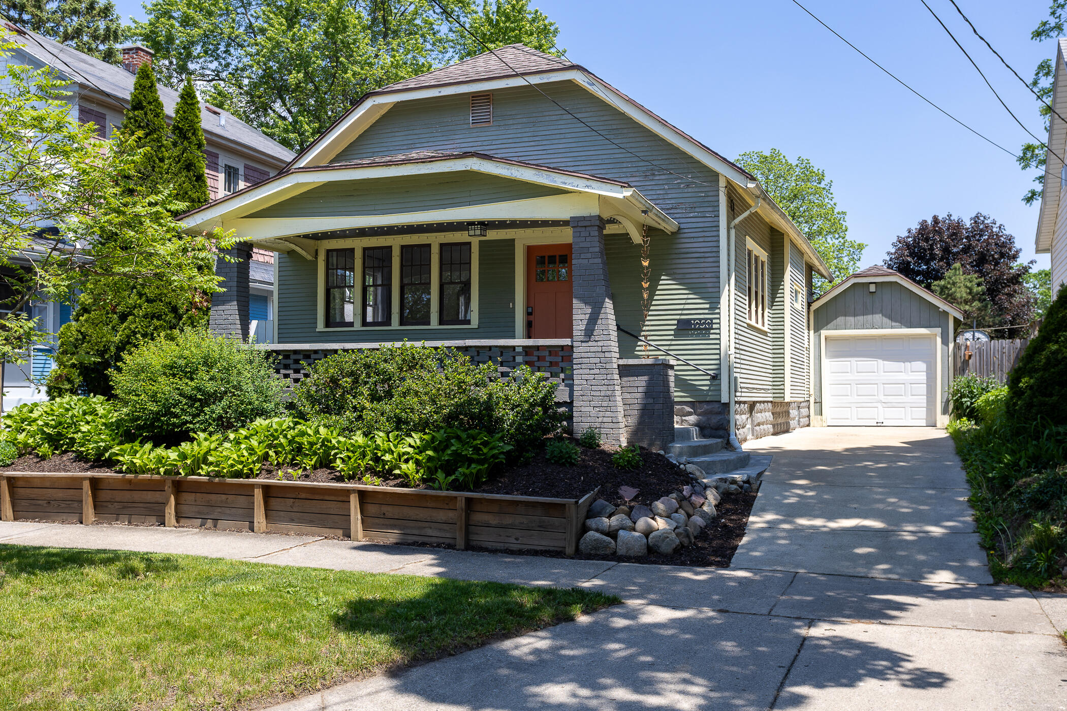 1950 Lafayette Avenue NE Grand Rapids MI 49505