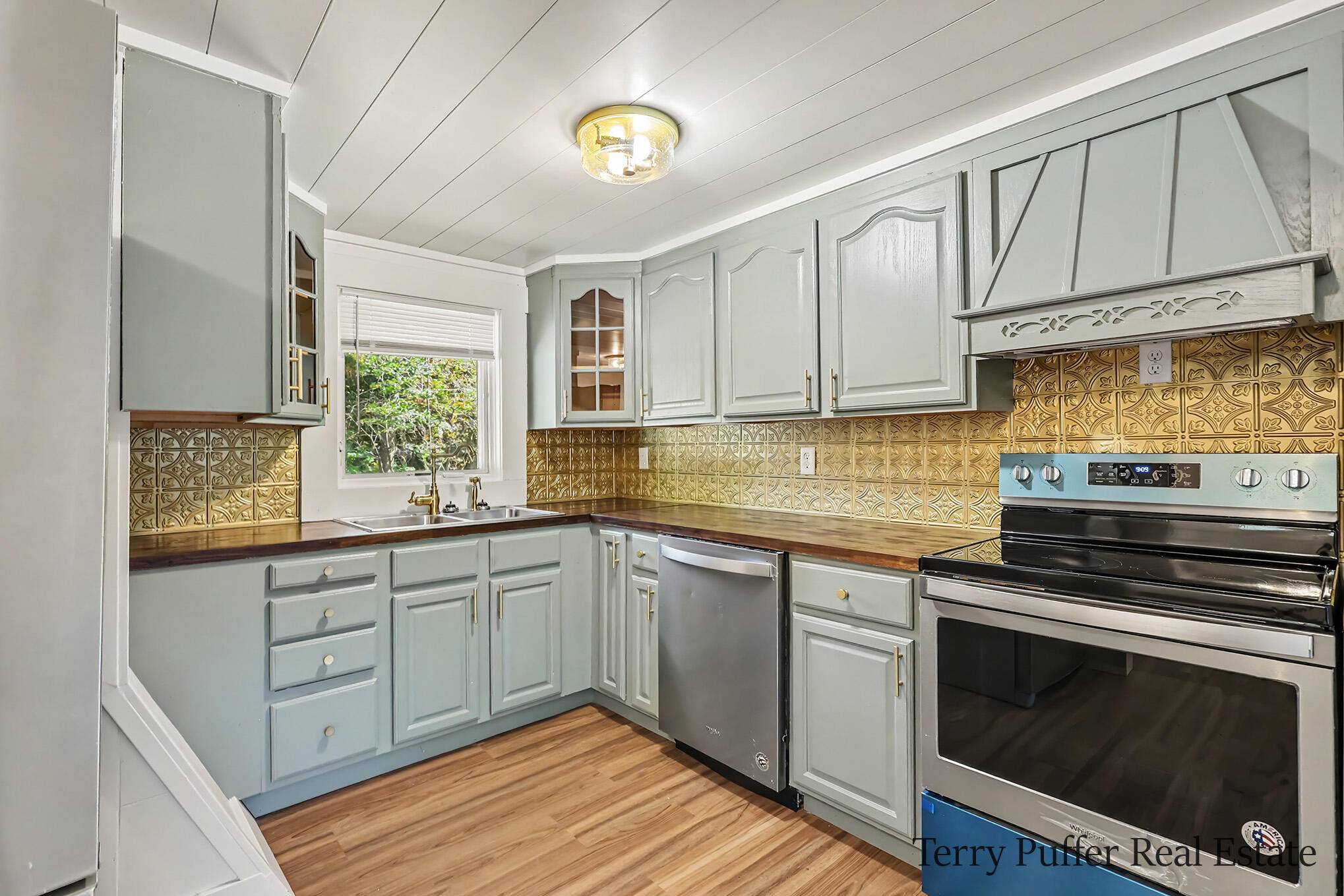 2826 Debaker Road Muskegon MI 49444