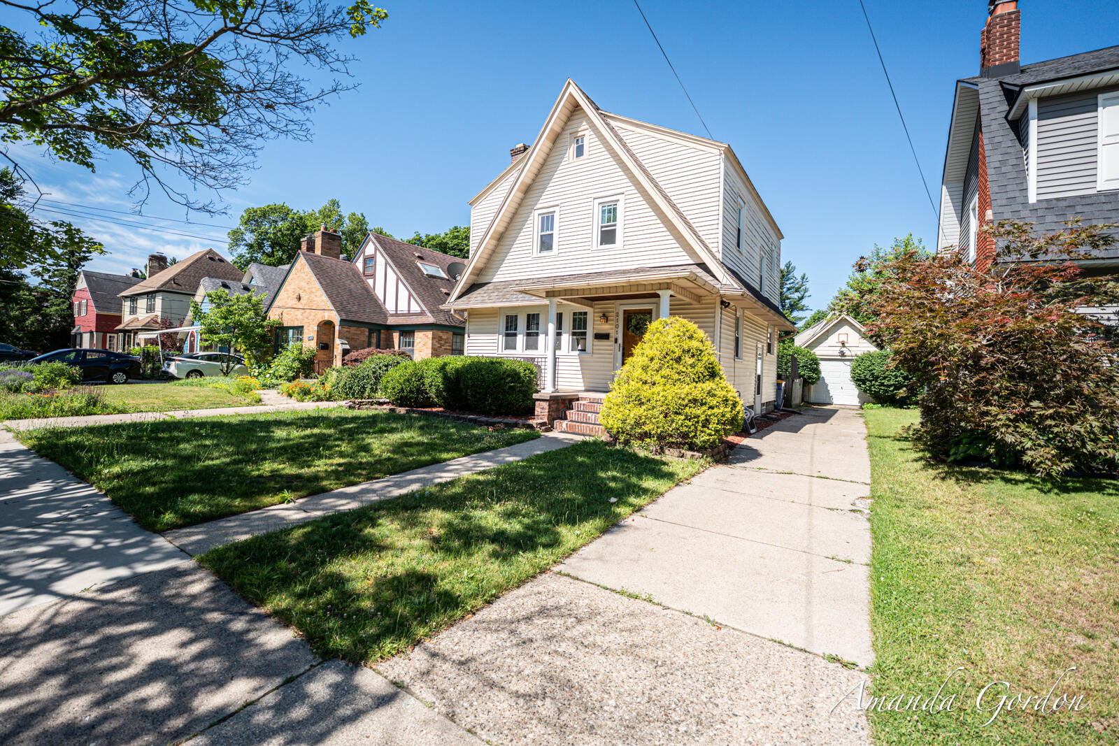2101 Paris Avenue SE Grand Rapids MI 49507